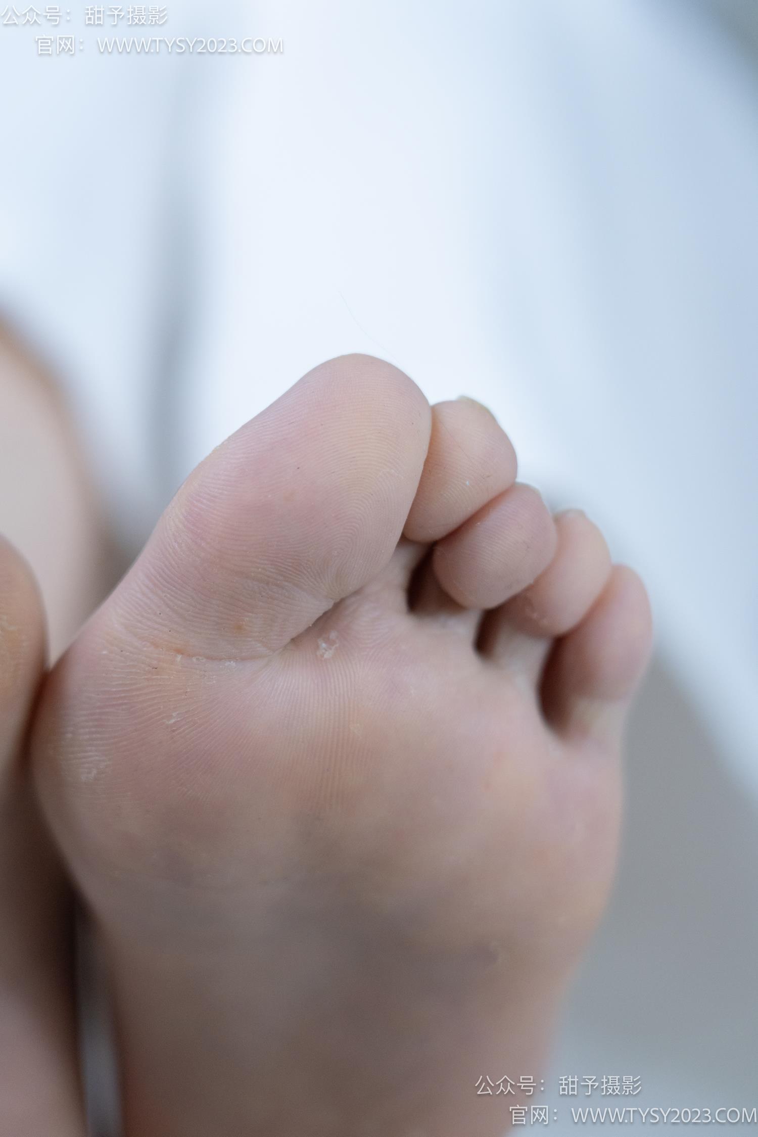 图片[110]-甜予摄影 NO.060 梨子-板鞋、脏白棉袜、裸足[114P] – 速更版-美库