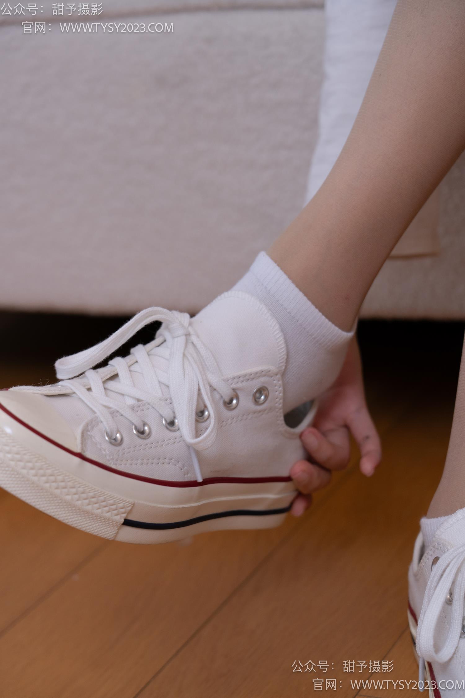 图片[25]-甜予摄影 NO.061 澜澜-帆布鞋、白棉袜、肉丝[128P] – 速更版-美库
