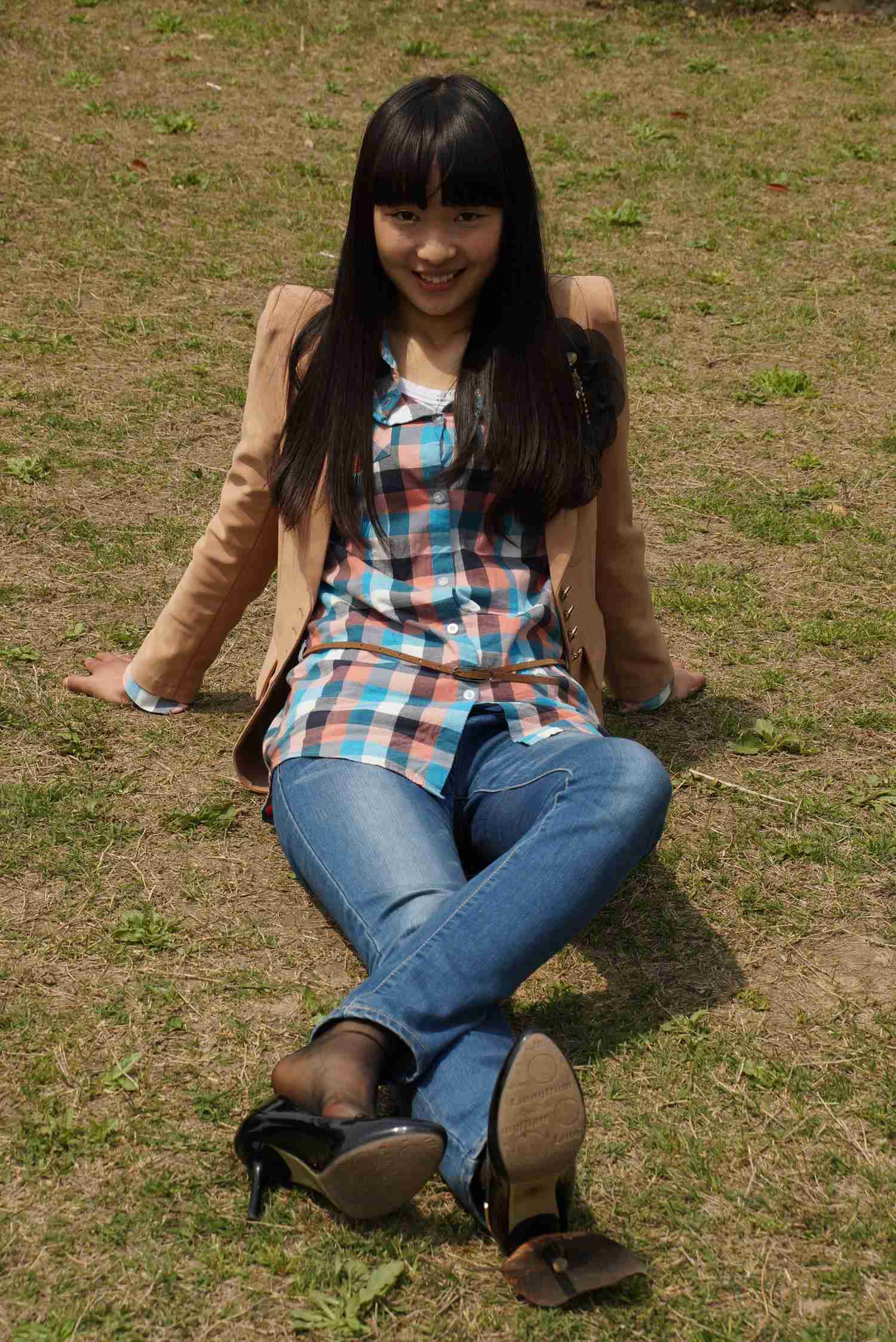 图片[13]-自由摄影 No.310 云云草地嘿丝变裸足 [43P] – 速更版-美库