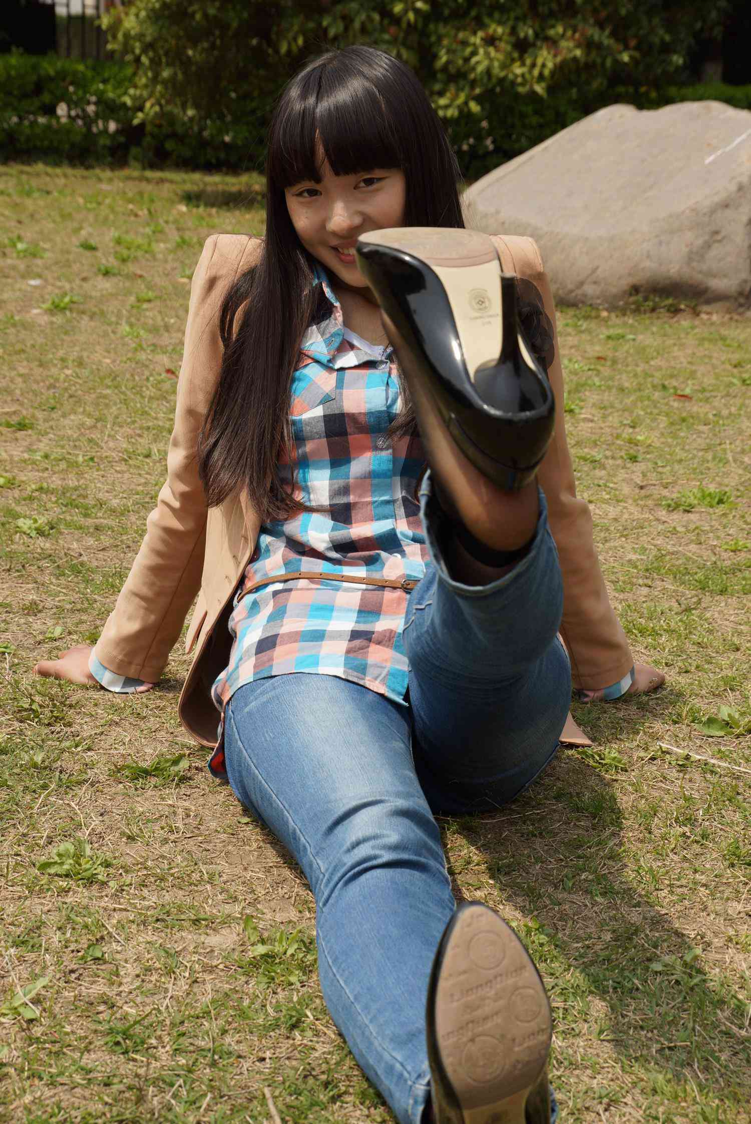 图片[14]-自由摄影 No.310 云云草地嘿丝变裸足 [43P] – 速更版-美库