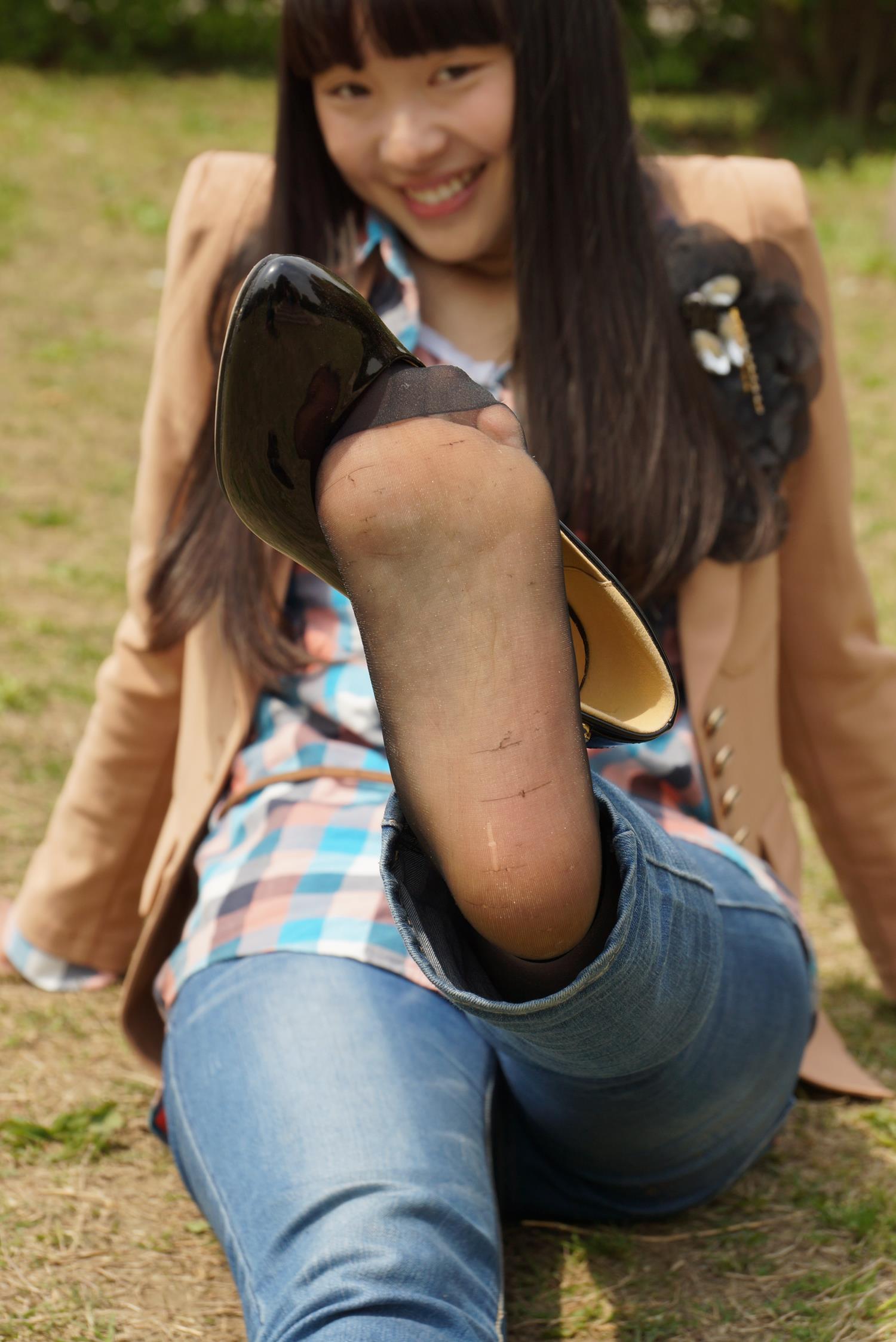 图片[15]-自由摄影 No.310 云云草地嘿丝变裸足 [43P] – 速更版-美库