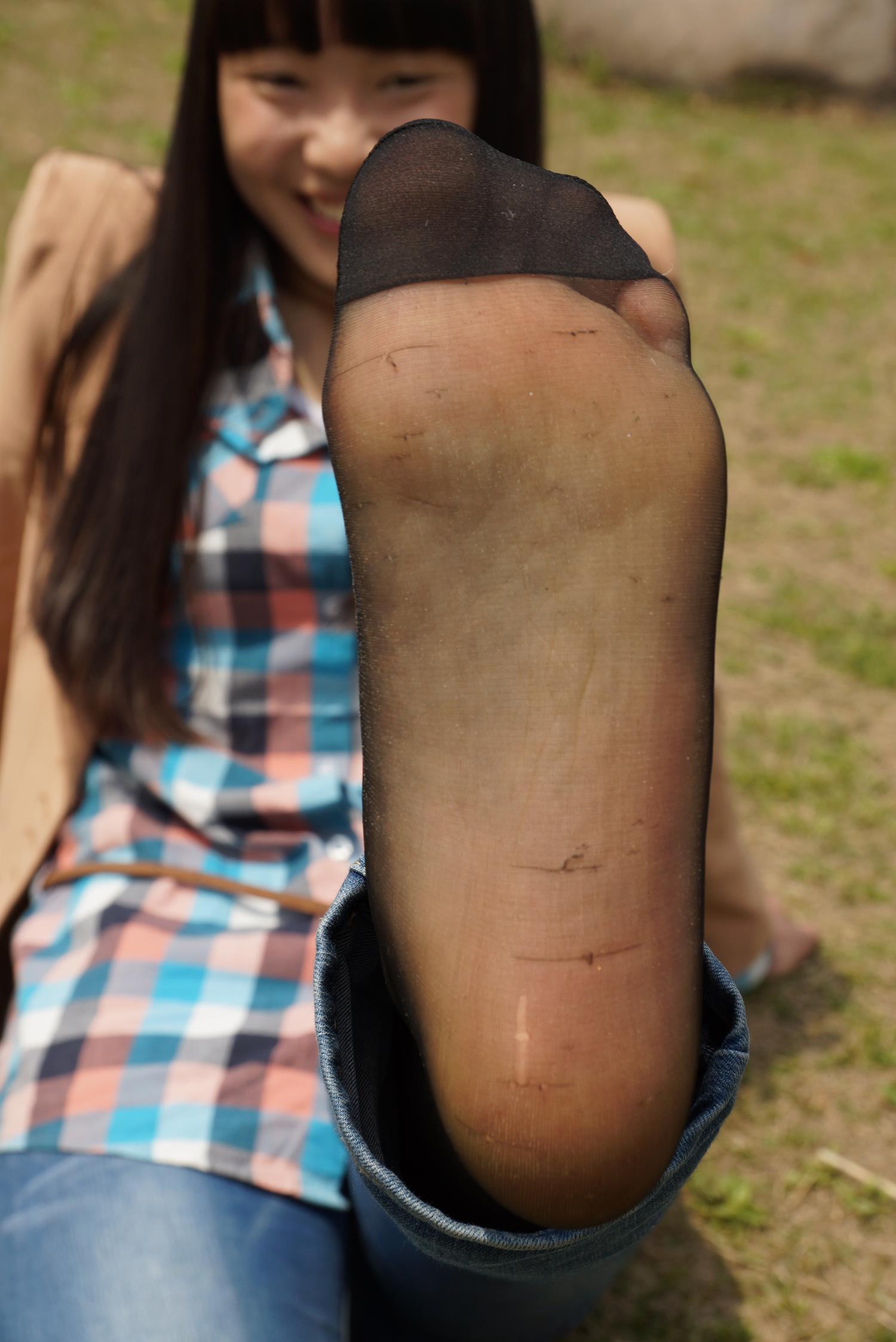 图片[18]-自由摄影 No.310 云云草地嘿丝变裸足 [43P] – 速更版-美库