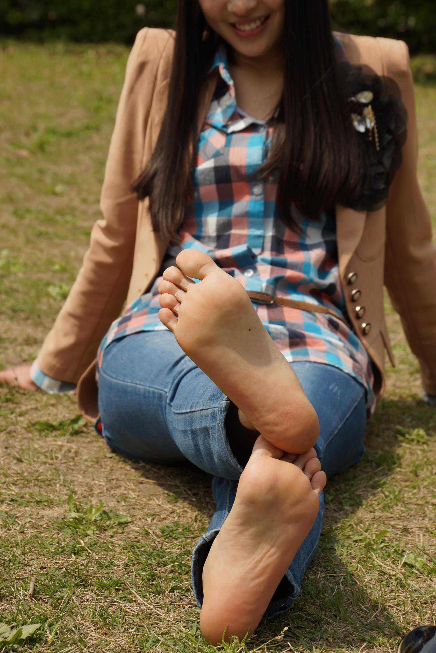 图片[38]-自由摄影 No.310 云云草地嘿丝变裸足 [43P] – 速更版-美库