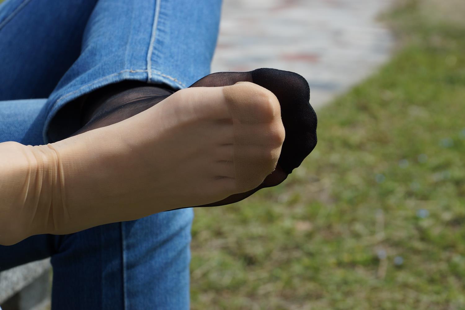 图片[31]-自由摄影 No.311 云云携清新小美女草地大战 [59P] – 速更版-美库