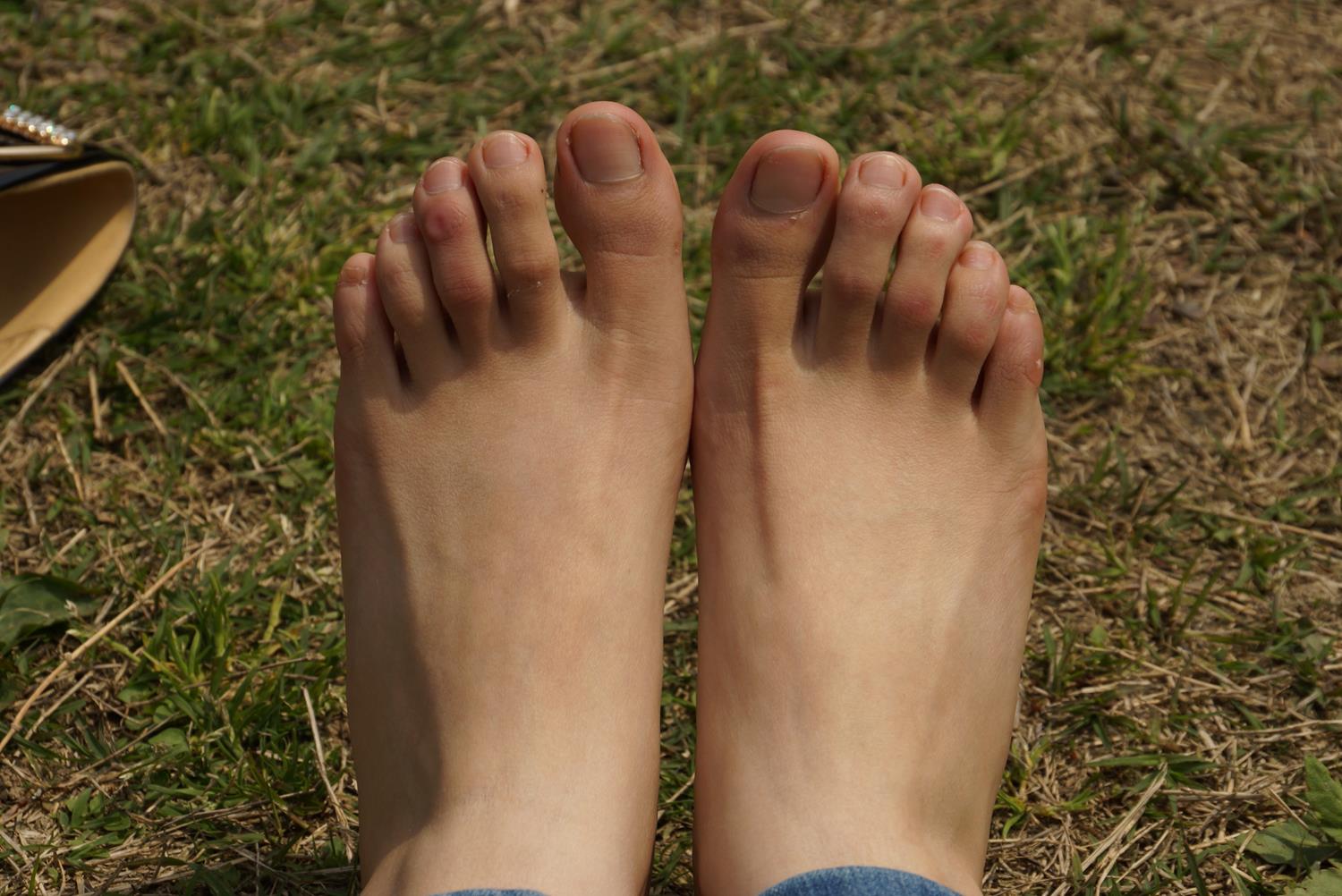 图片[43]-自由摄影 No.310 云云草地嘿丝变裸足 [43P] – 速更版-美库