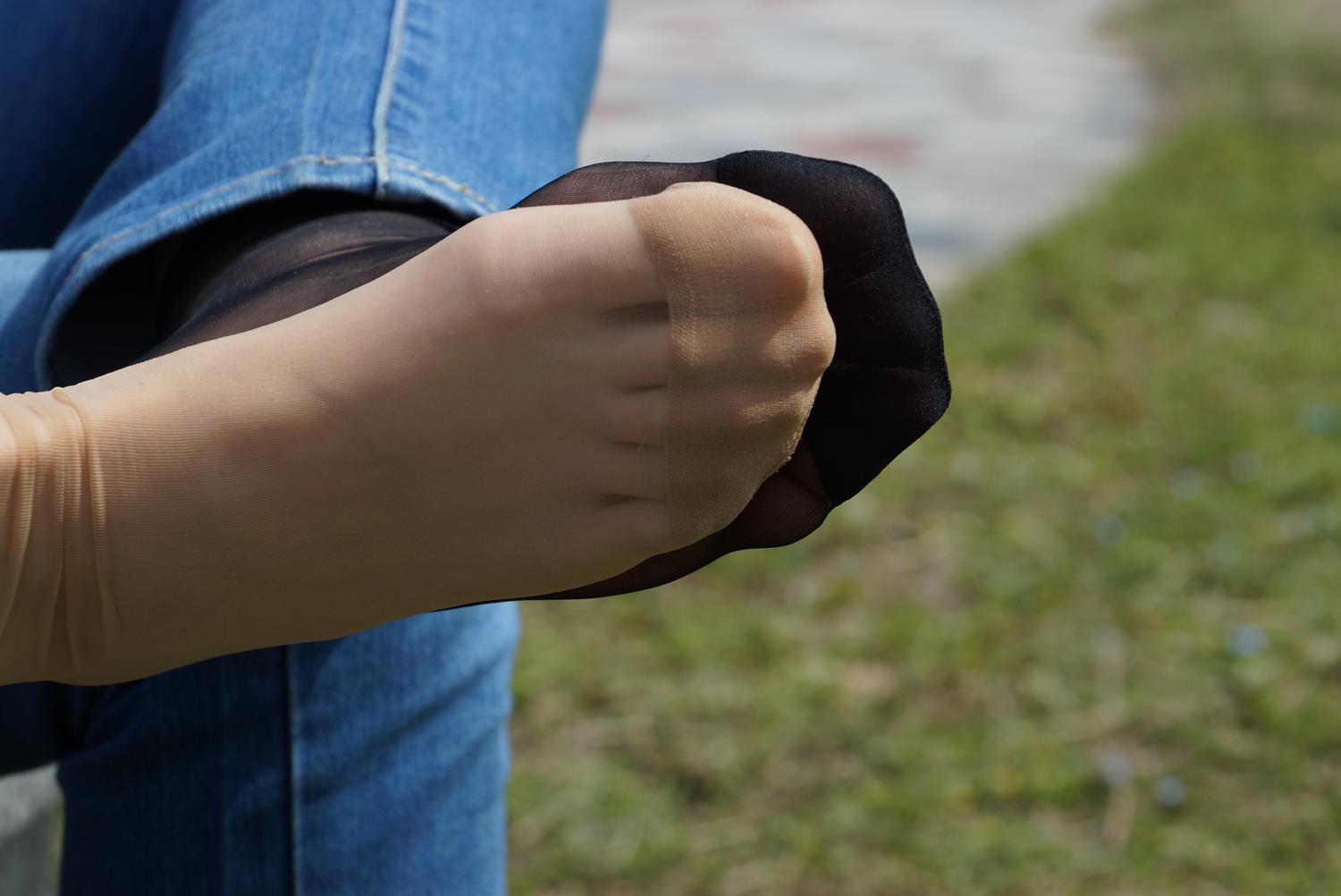 图片[32]-自由摄影 No.311 云云携清新小美女草地大战 [59P] – 速更版-美库