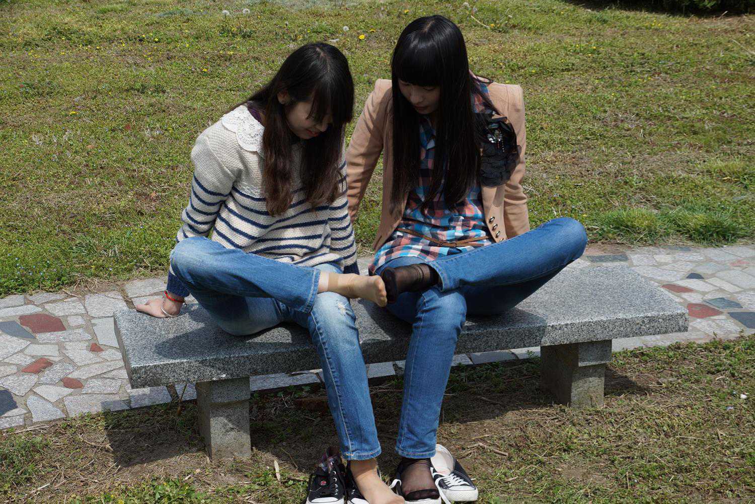 图片[56]-自由摄影 No.311 云云携清新小美女草地大战 [59P] – 速更版-美库