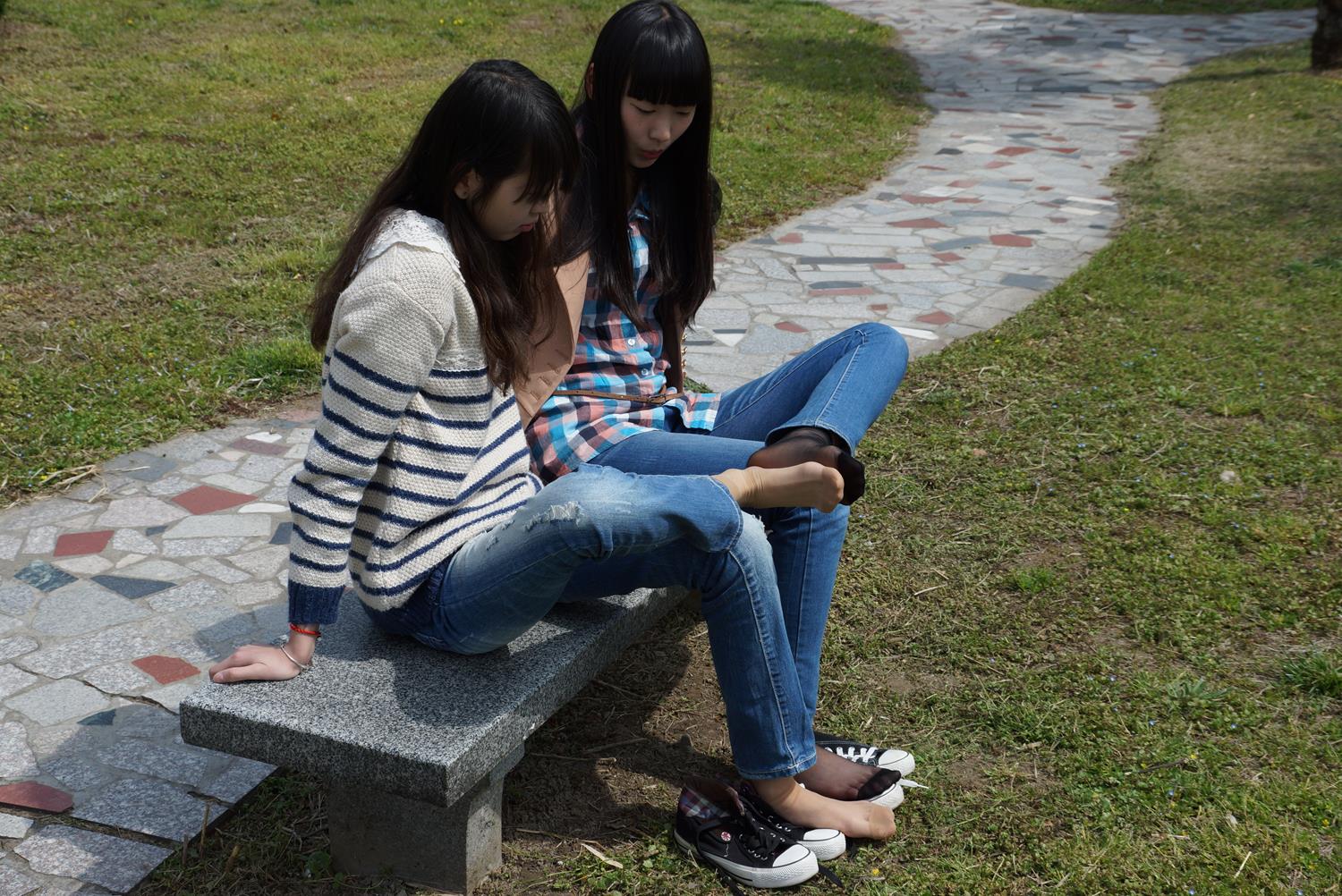 图片[57]-自由摄影 No.311 云云携清新小美女草地大战 [59P] – 速更版-美库