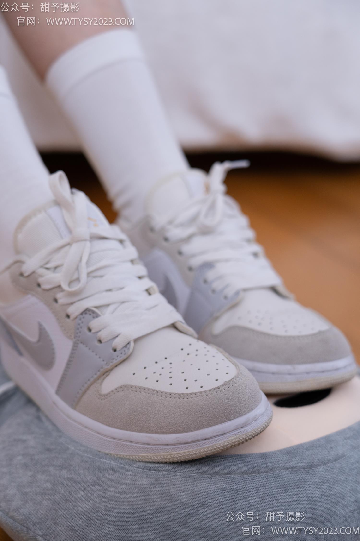 图片[21]-甜予摄影 NO.062 璇璇-板鞋、白棉袜、踩蜡笔小新玩偶剧情[134P] – 速更版-美库