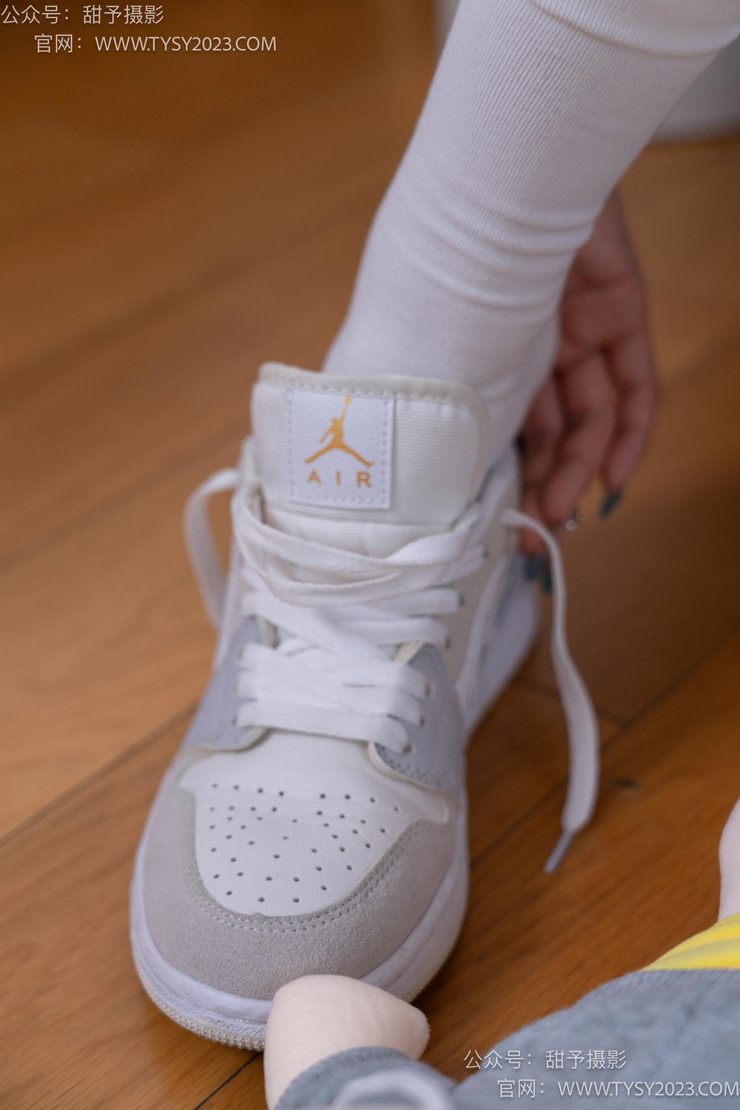 图片[38]-甜予摄影 NO.062 璇璇-板鞋、白棉袜、踩蜡笔小新玩偶剧情[134P] – 速更版-美库