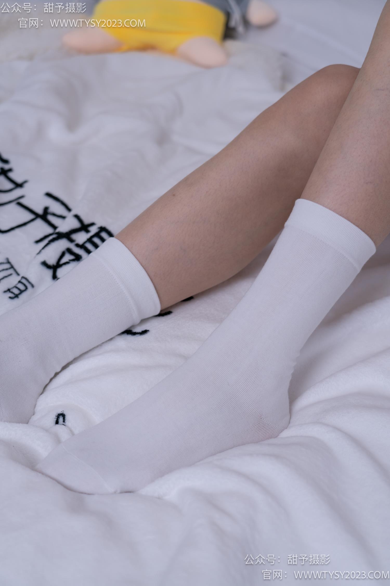 图片[67]-甜予摄影 NO.062 璇璇-板鞋、白棉袜、踩蜡笔小新玩偶剧情[134P] – 速更版-美库