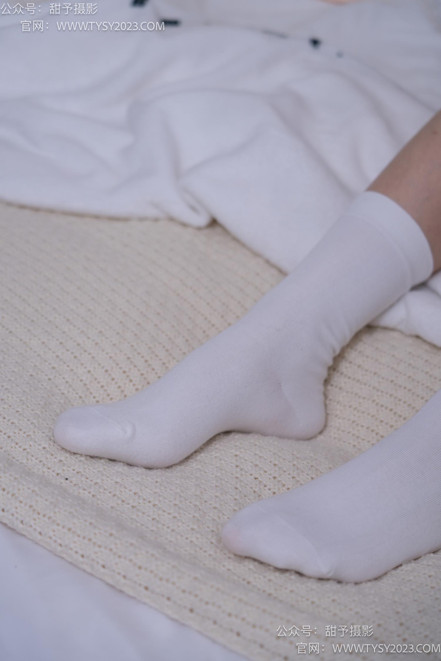 图片[68]-甜予摄影 NO.062 璇璇-板鞋、白棉袜、踩蜡笔小新玩偶剧情[134P] – 速更版-美库