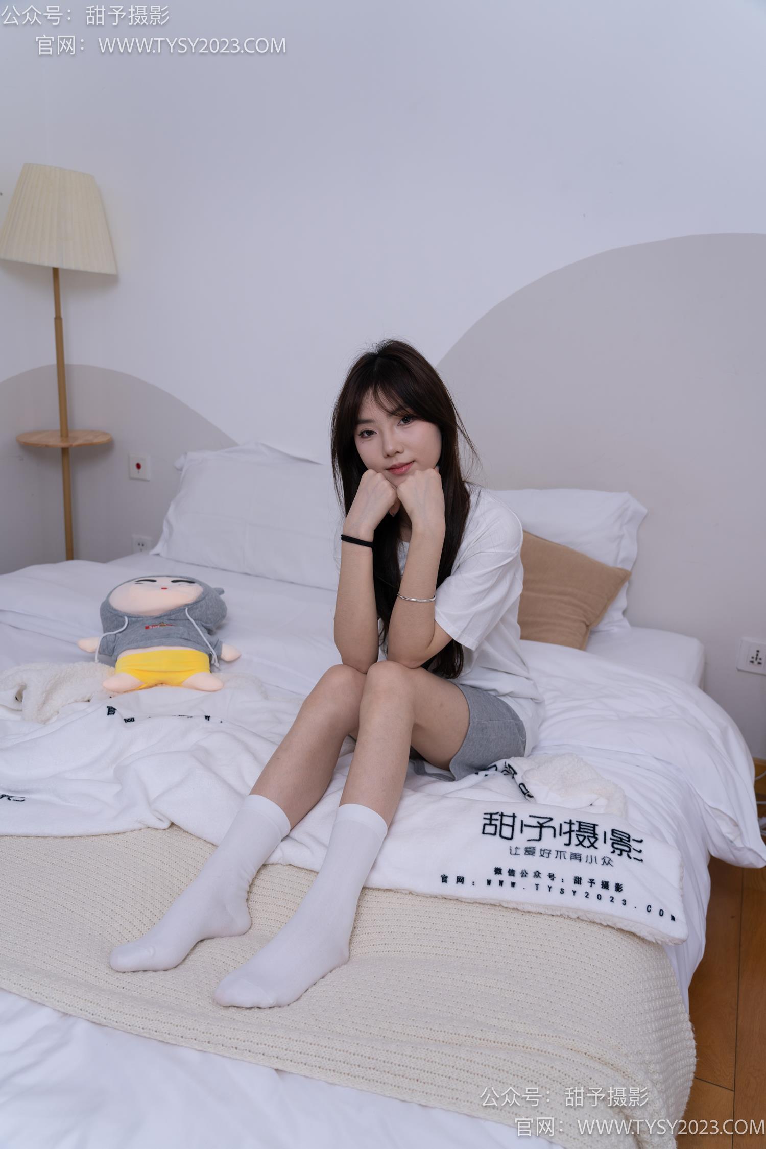 图片[69]-甜予摄影 NO.062 璇璇-板鞋、白棉袜、踩蜡笔小新玩偶剧情[134P] – 速更版-美库