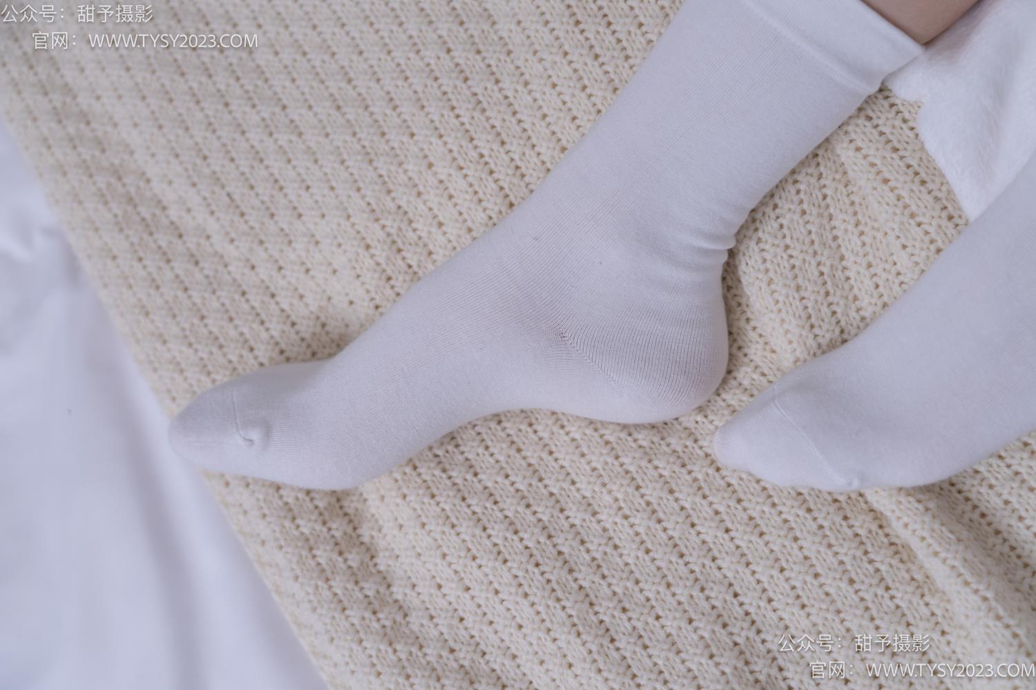 图片[86]-甜予摄影 NO.062 璇璇-板鞋、白棉袜、踩蜡笔小新玩偶剧情[134P] – 速更版-美库