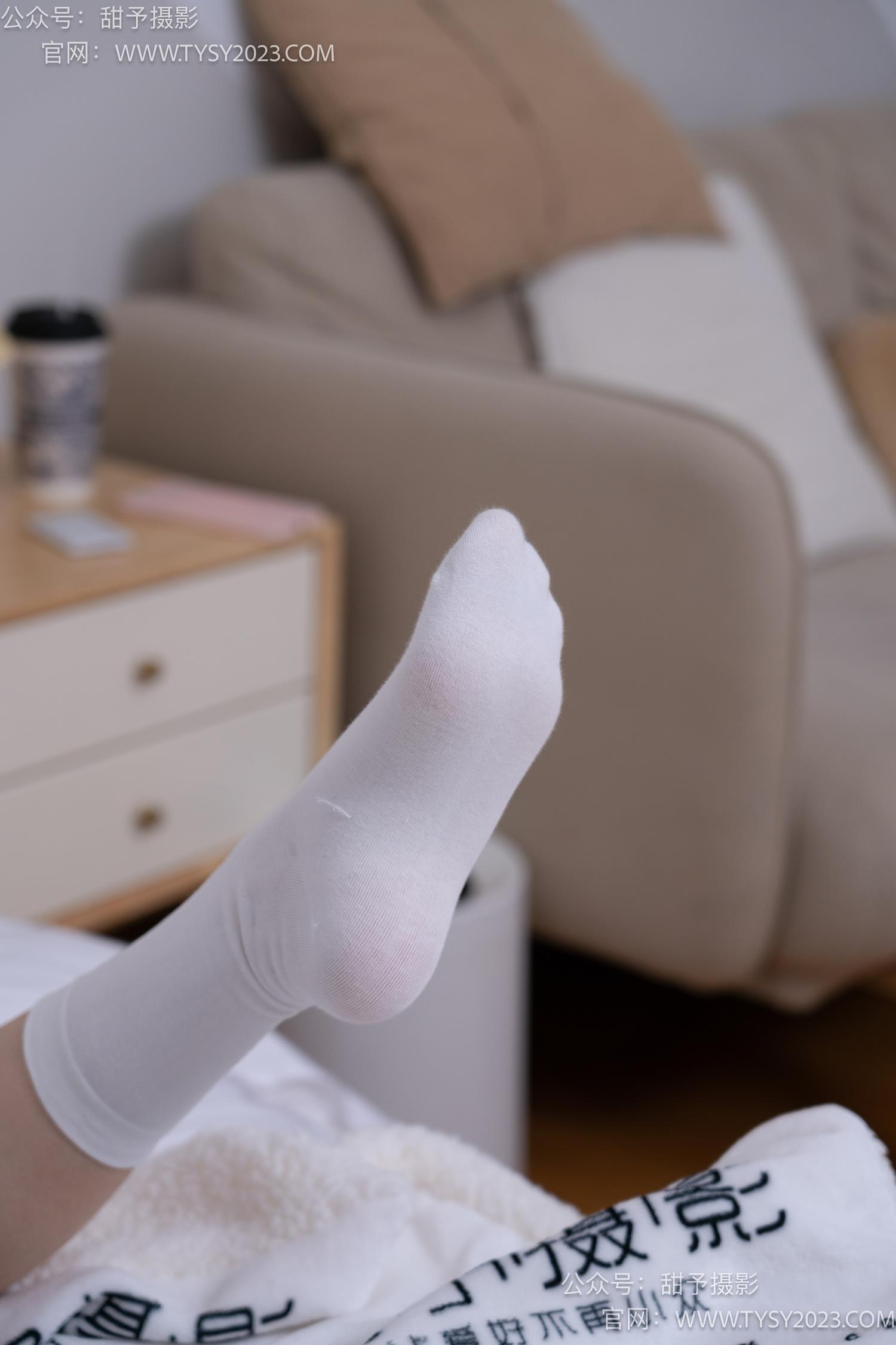 图片[94]-甜予摄影 NO.062 璇璇-板鞋、白棉袜、踩蜡笔小新玩偶剧情[134P] – 速更版-美库