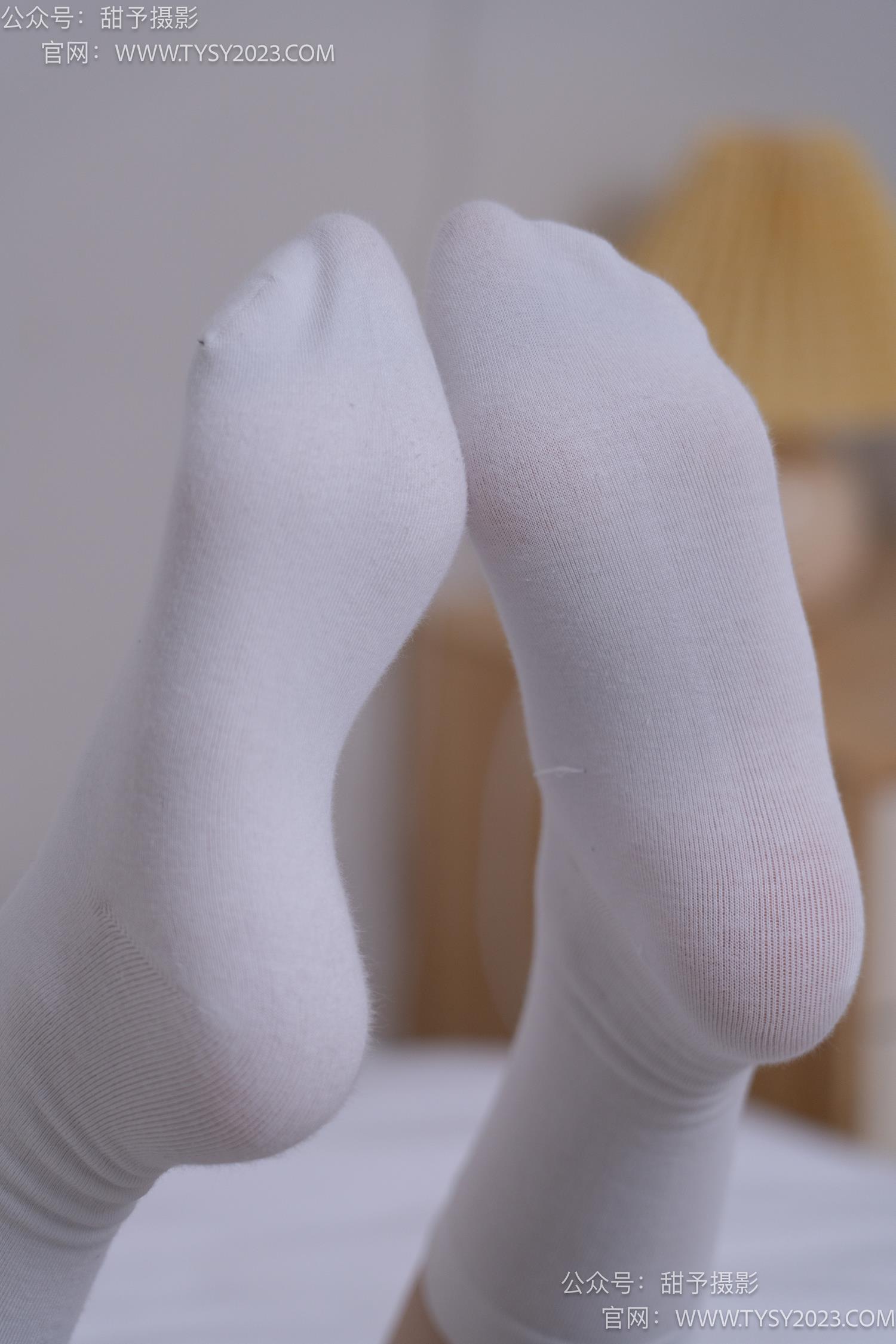 图片[95]-甜予摄影 NO.062 璇璇-板鞋、白棉袜、踩蜡笔小新玩偶剧情[134P] – 速更版-美库