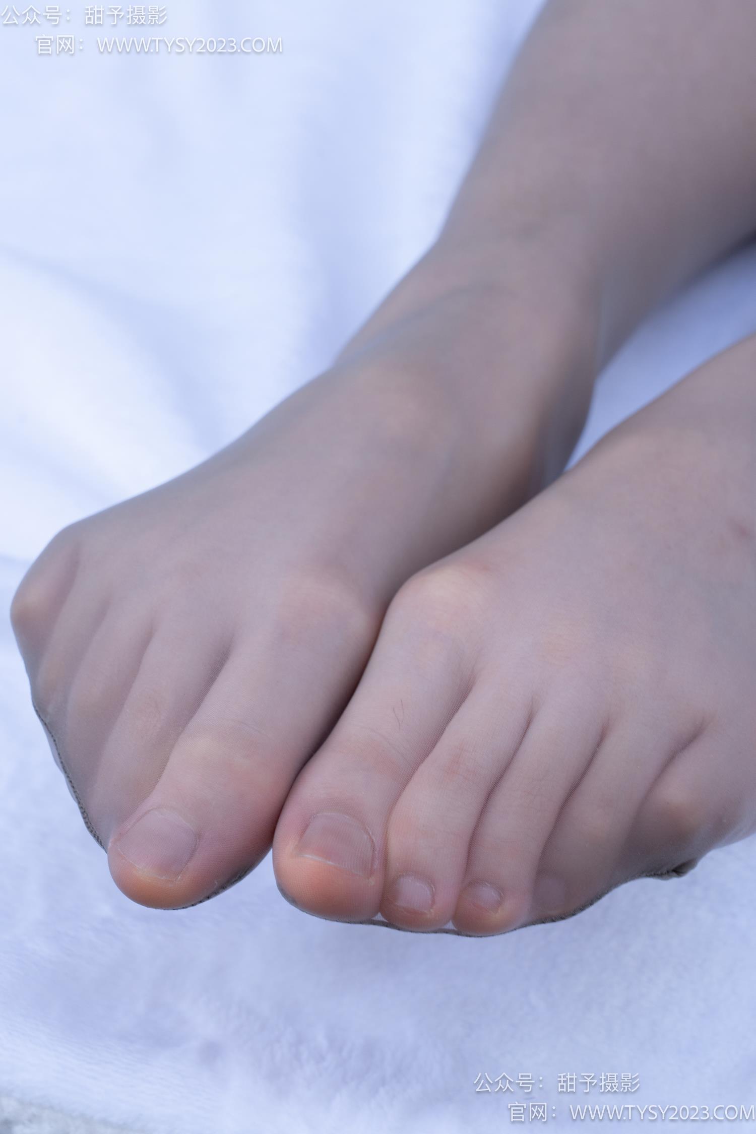 图片[27]-甜予摄影 NO.063 思思-板鞋、油亮灰丝（脚尖透明款）[136P] – 速更版-美库