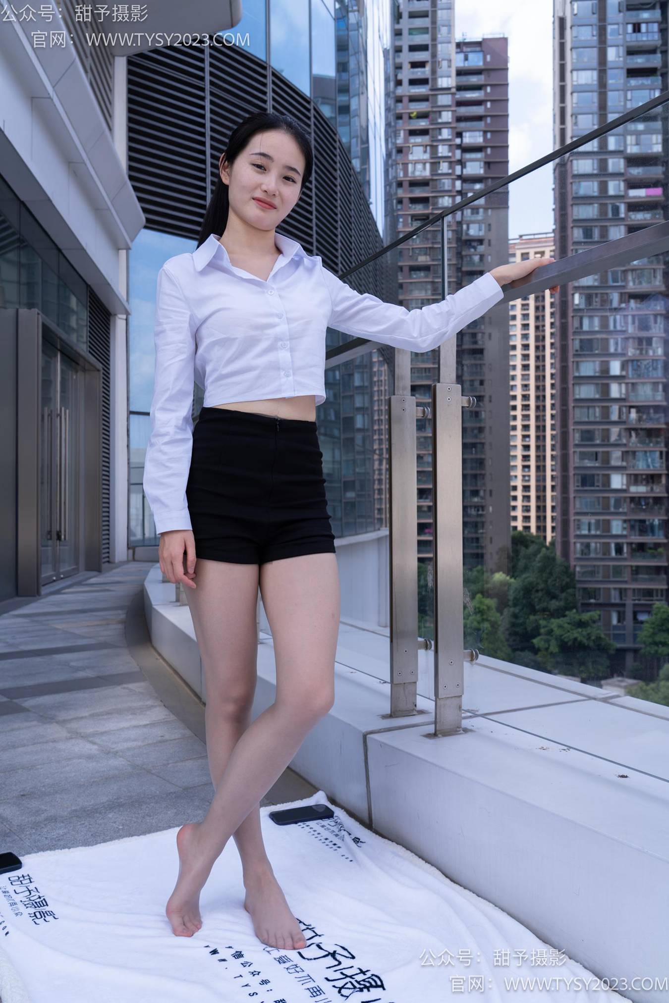 图片[48]-甜予摄影 NO.063 思思-板鞋、油亮灰丝（脚尖透明款）[136P] – 速更版-美库