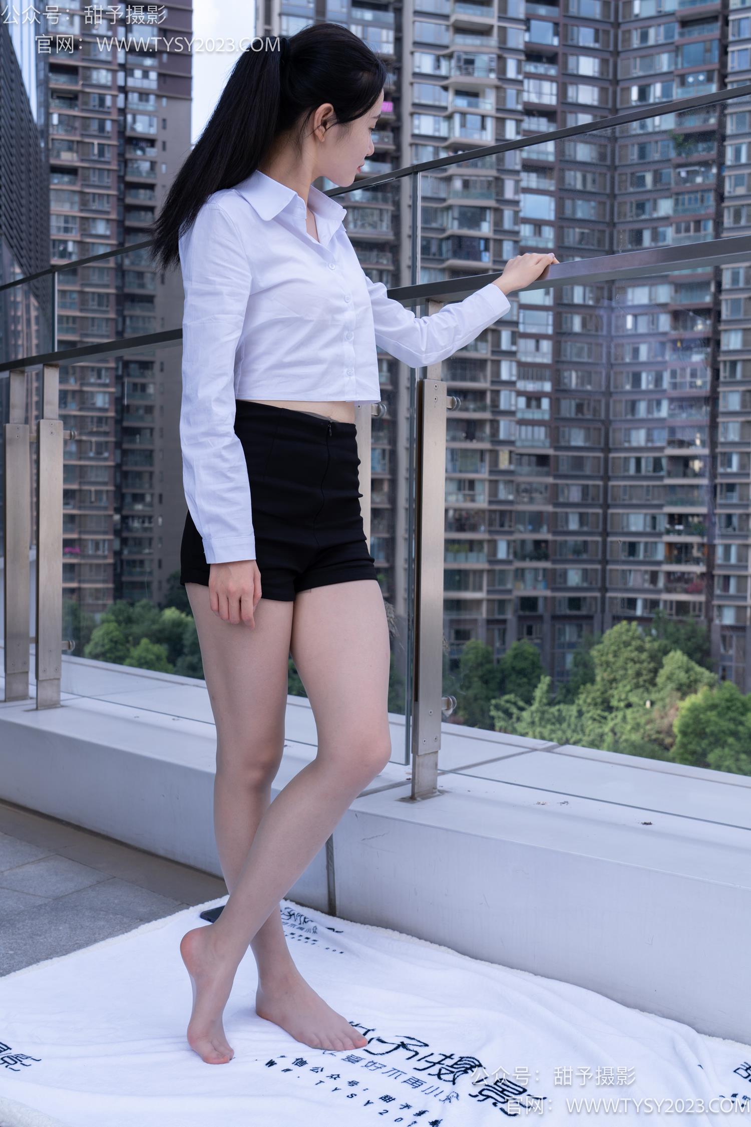 图片[50]-甜予摄影 NO.063 思思-板鞋、油亮灰丝（脚尖透明款）[136P] – 速更版-美库