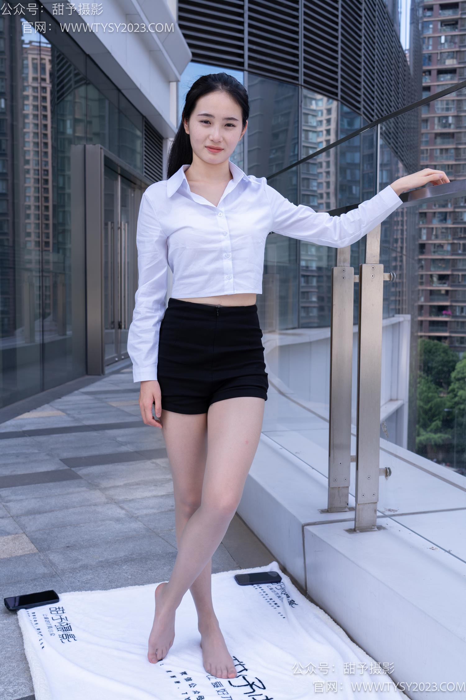 图片[54]-甜予摄影 NO.063 思思-板鞋、油亮灰丝（脚尖透明款）[136P] – 速更版-美库