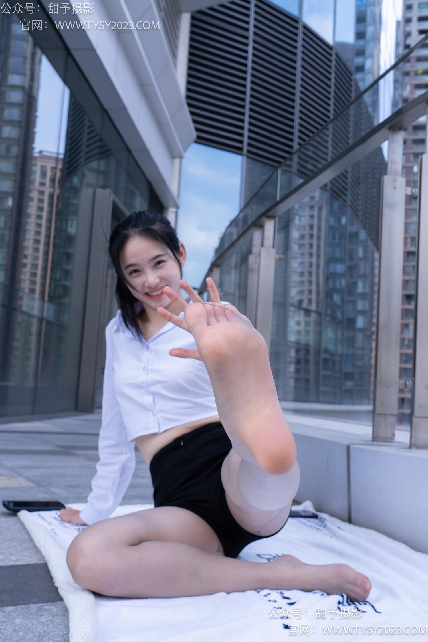 图片[64]-甜予摄影 NO.063 思思-板鞋、油亮灰丝（脚尖透明款）[136P] – 速更版-美库