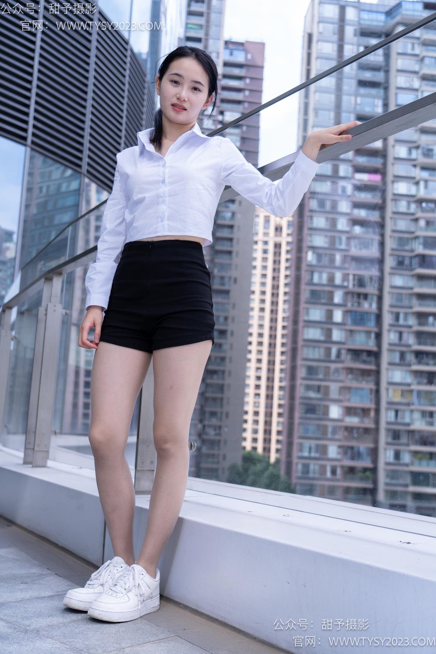 图片[77]-甜予摄影 NO.063 思思-板鞋、油亮灰丝（脚尖透明款）[136P] – 速更版-美库