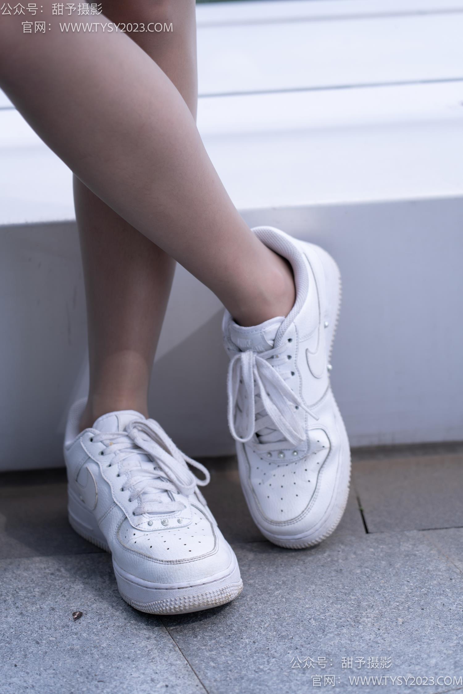 图片[82]-甜予摄影 NO.063 思思-板鞋、油亮灰丝（脚尖透明款）[136P] – 速更版-美库