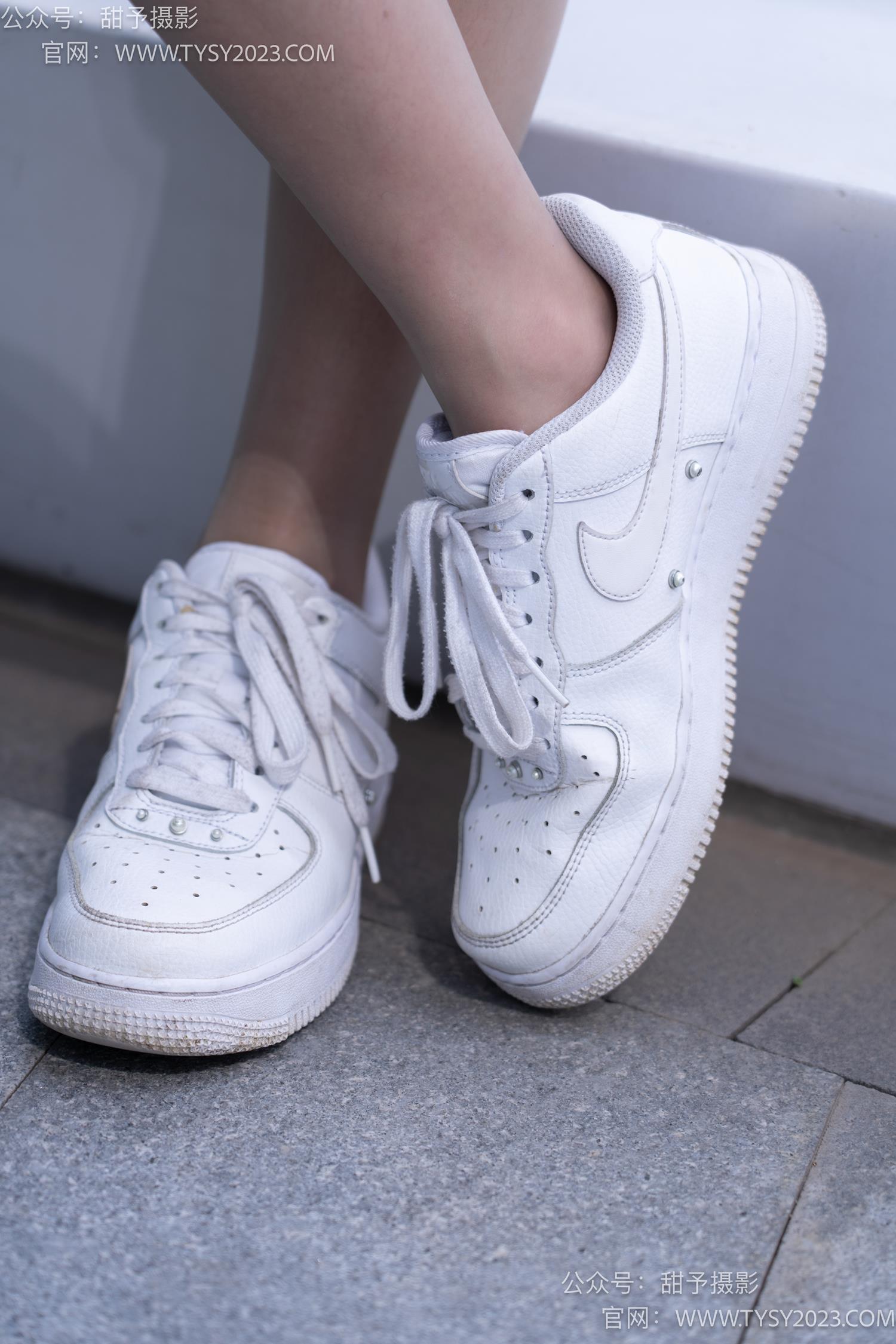 图片[83]-甜予摄影 NO.063 思思-板鞋、油亮灰丝（脚尖透明款）[136P] – 速更版-美库