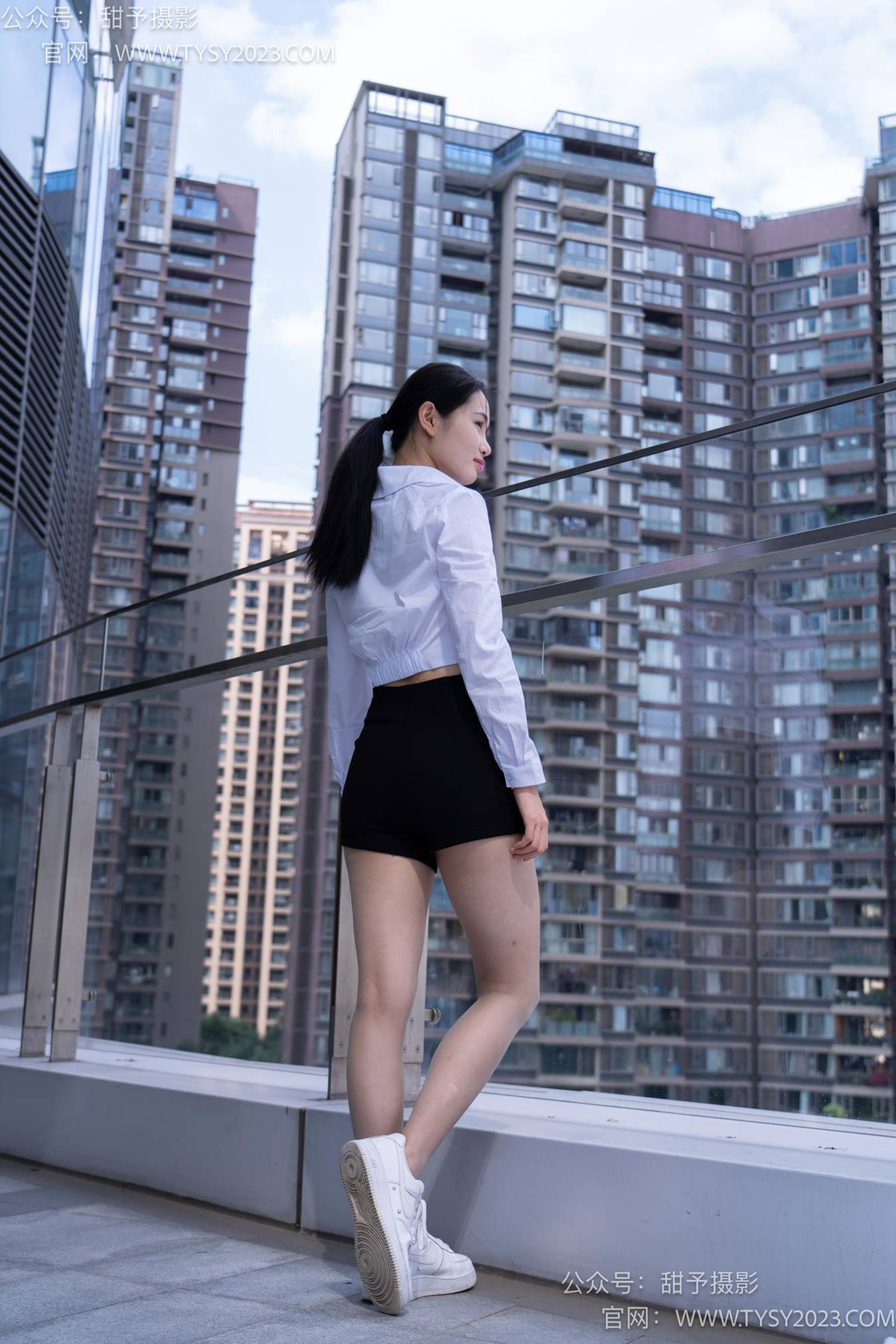 图片[85]-甜予摄影 NO.063 思思-板鞋、油亮灰丝（脚尖透明款）[136P] – 速更版-美库