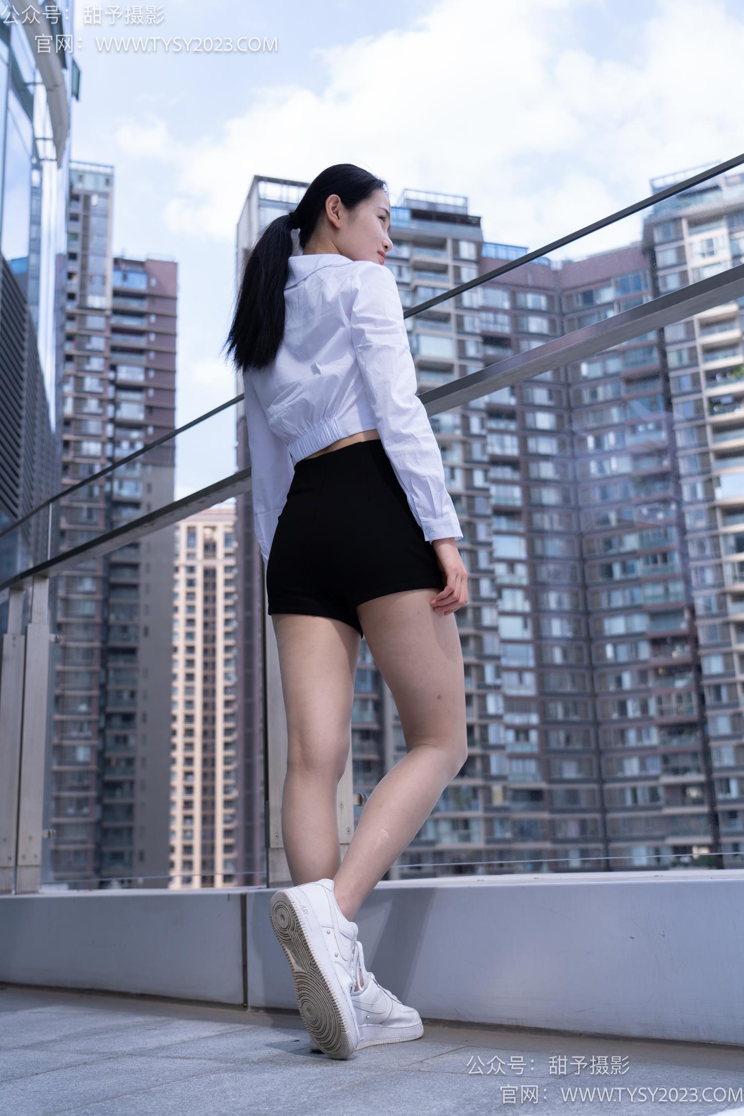 图片[86]-甜予摄影 NO.063 思思-板鞋、油亮灰丝（脚尖透明款）[136P] – 速更版-美库