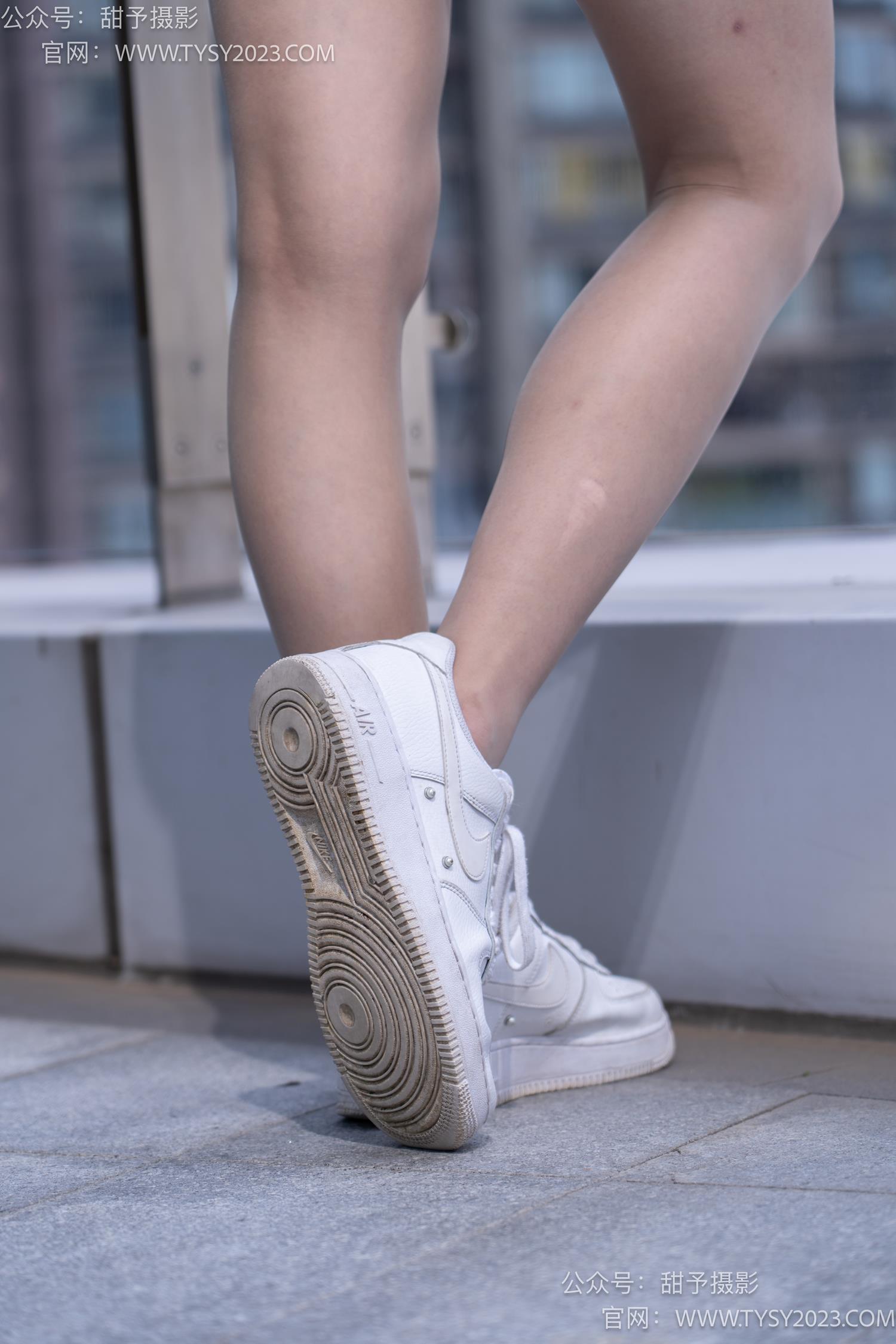 图片[87]-甜予摄影 NO.063 思思-板鞋、油亮灰丝（脚尖透明款）[136P] – 速更版-美库