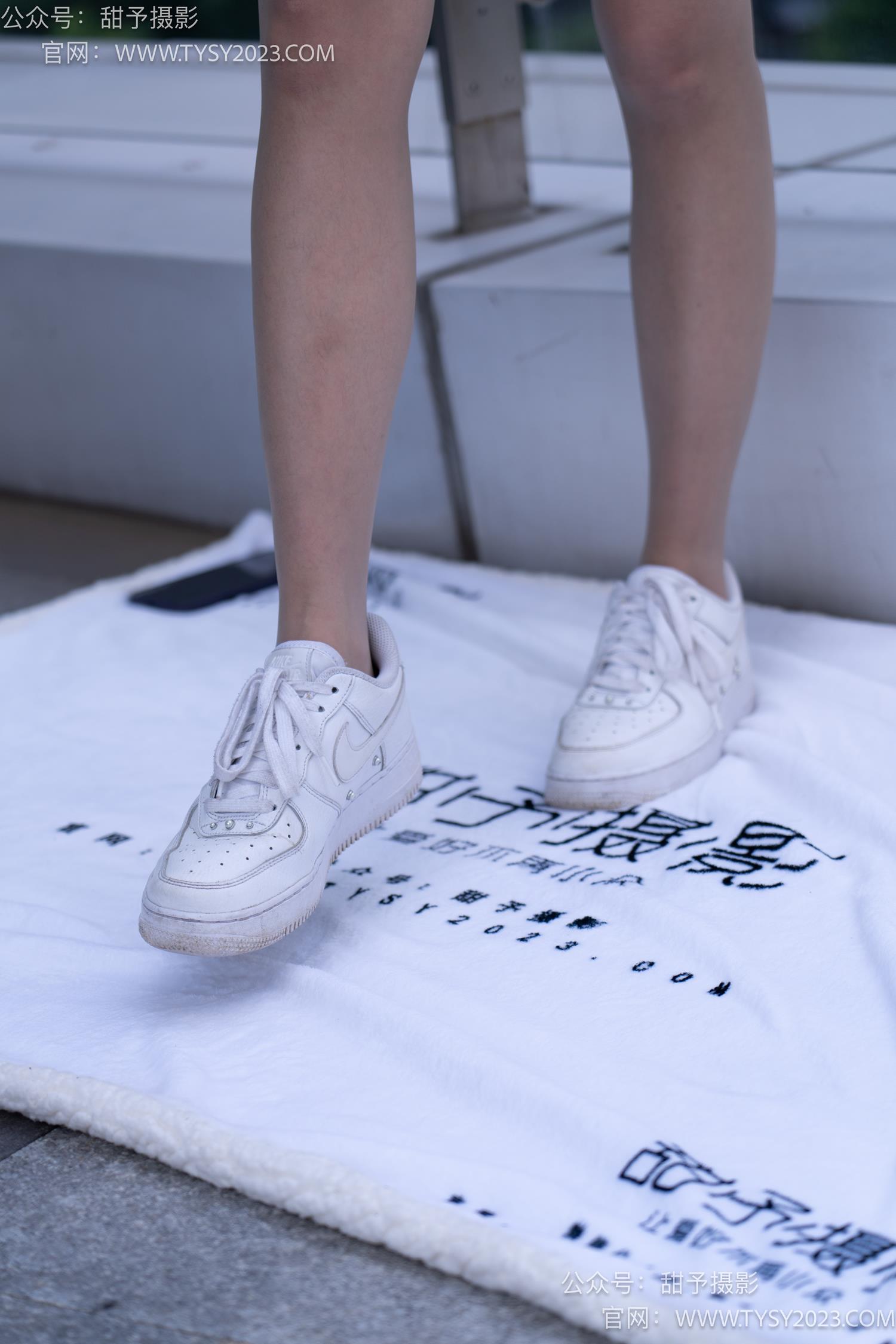 图片[90]-甜予摄影 NO.063 思思-板鞋、油亮灰丝（脚尖透明款）[136P] – 速更版-美库
