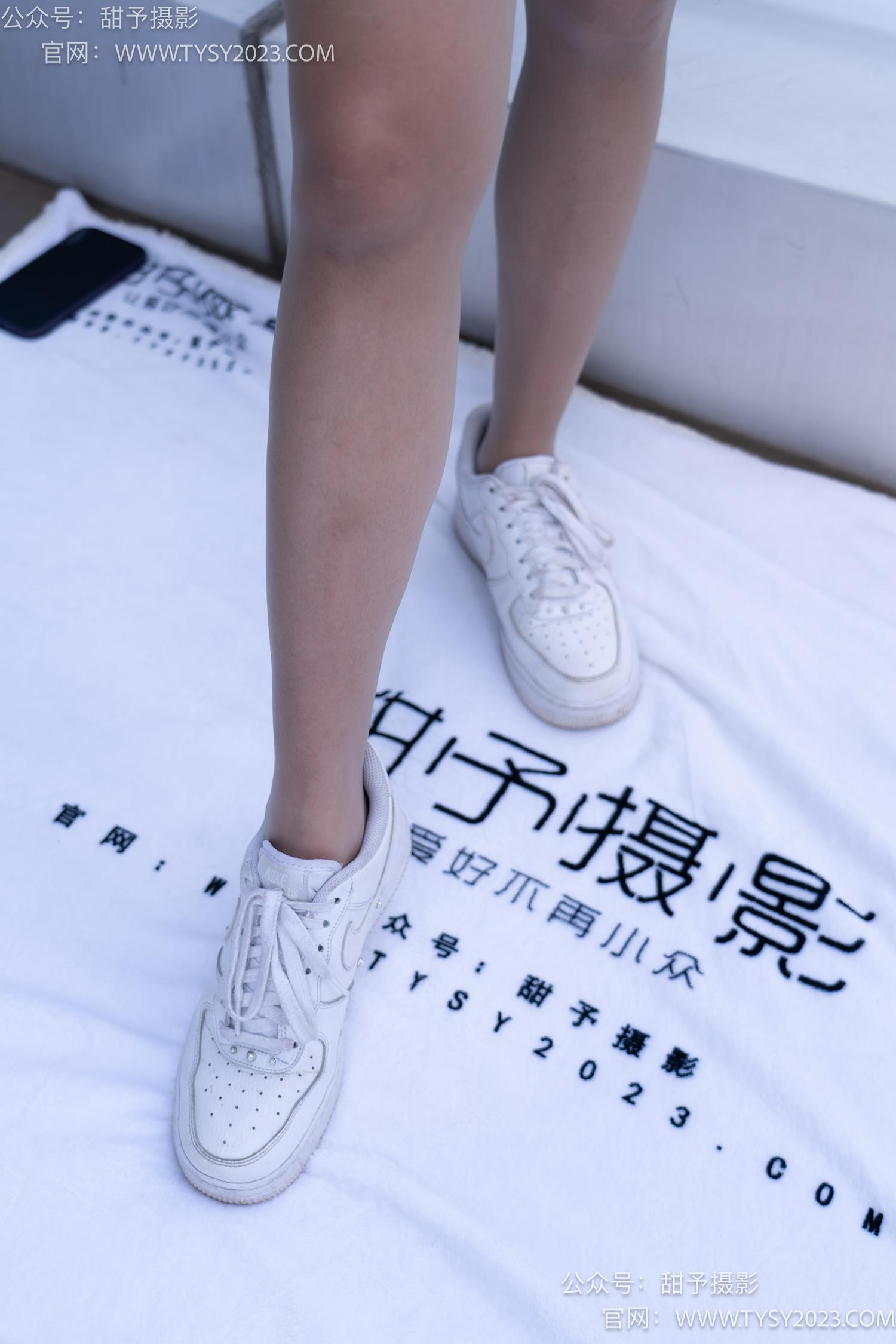 图片[91]-甜予摄影 NO.063 思思-板鞋、油亮灰丝（脚尖透明款）[136P] – 速更版-美库