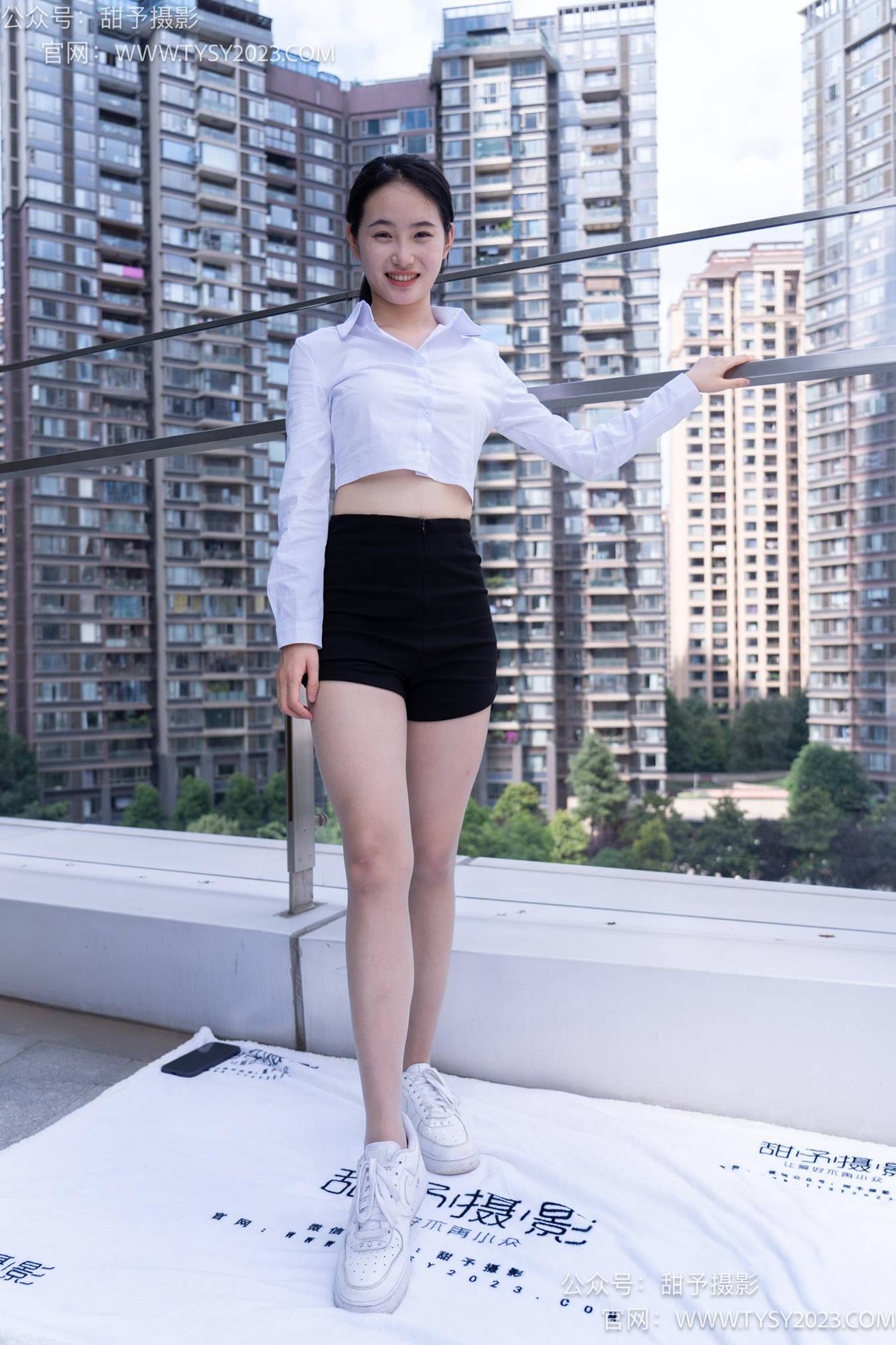 图片[93]-甜予摄影 NO.063 思思-板鞋、油亮灰丝（脚尖透明款）[136P] – 速更版-美库