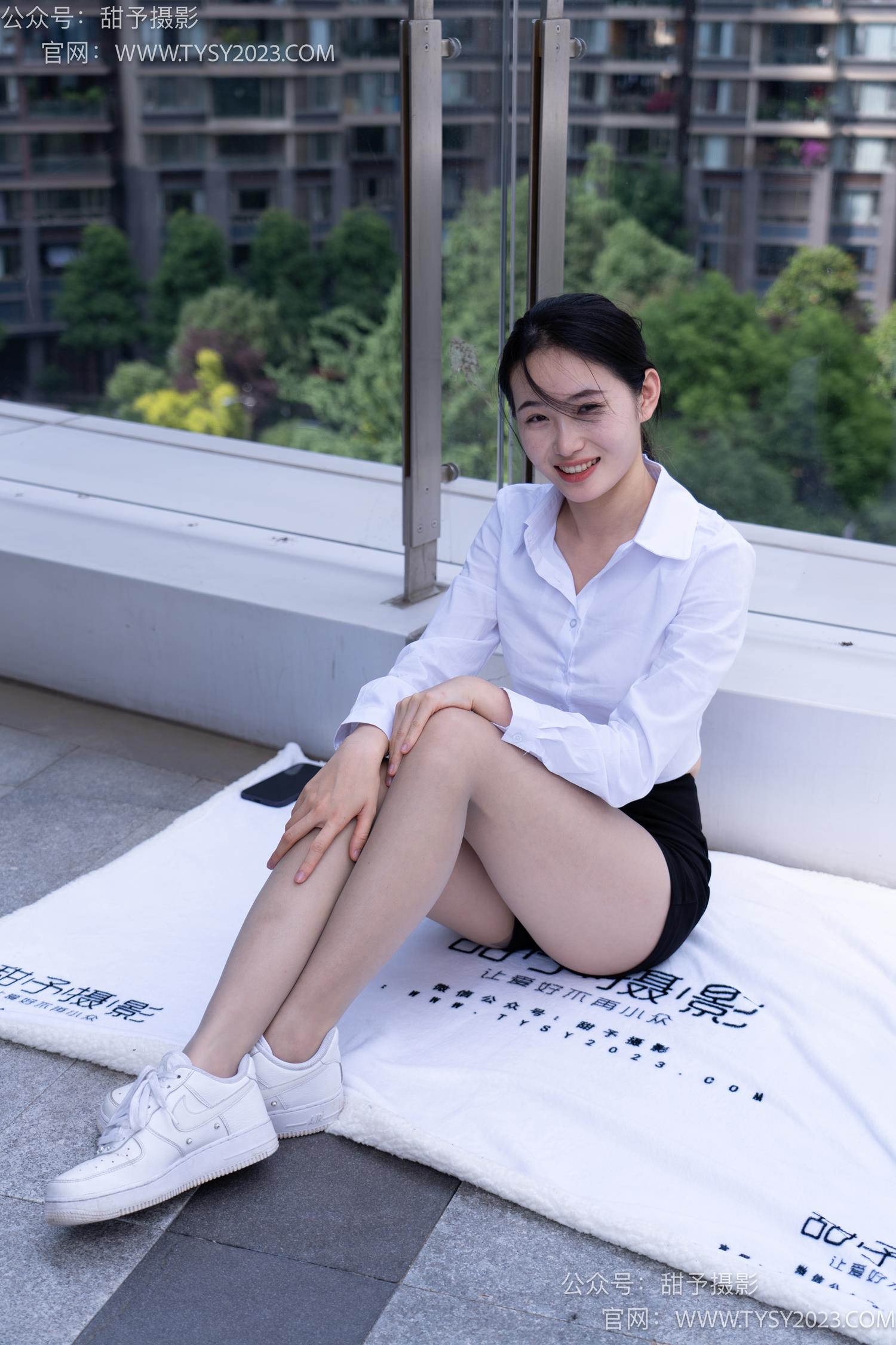 图片[94]-甜予摄影 NO.063 思思-板鞋、油亮灰丝（脚尖透明款）[136P] – 速更版-美库