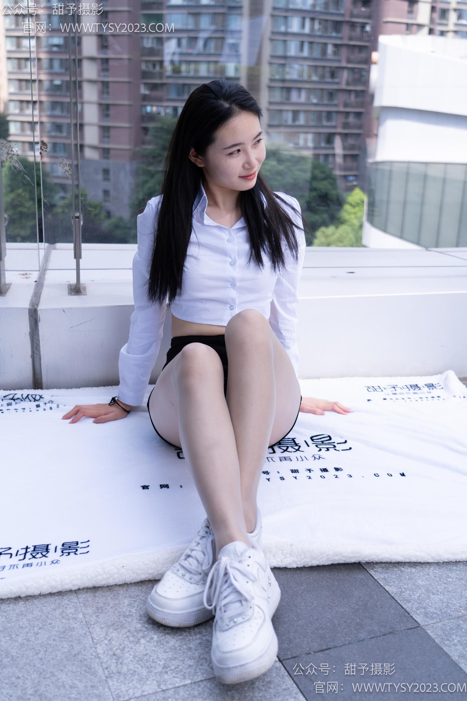 图片[96]-甜予摄影 NO.063 思思-板鞋、油亮灰丝（脚尖透明款）[136P] – 速更版-美库