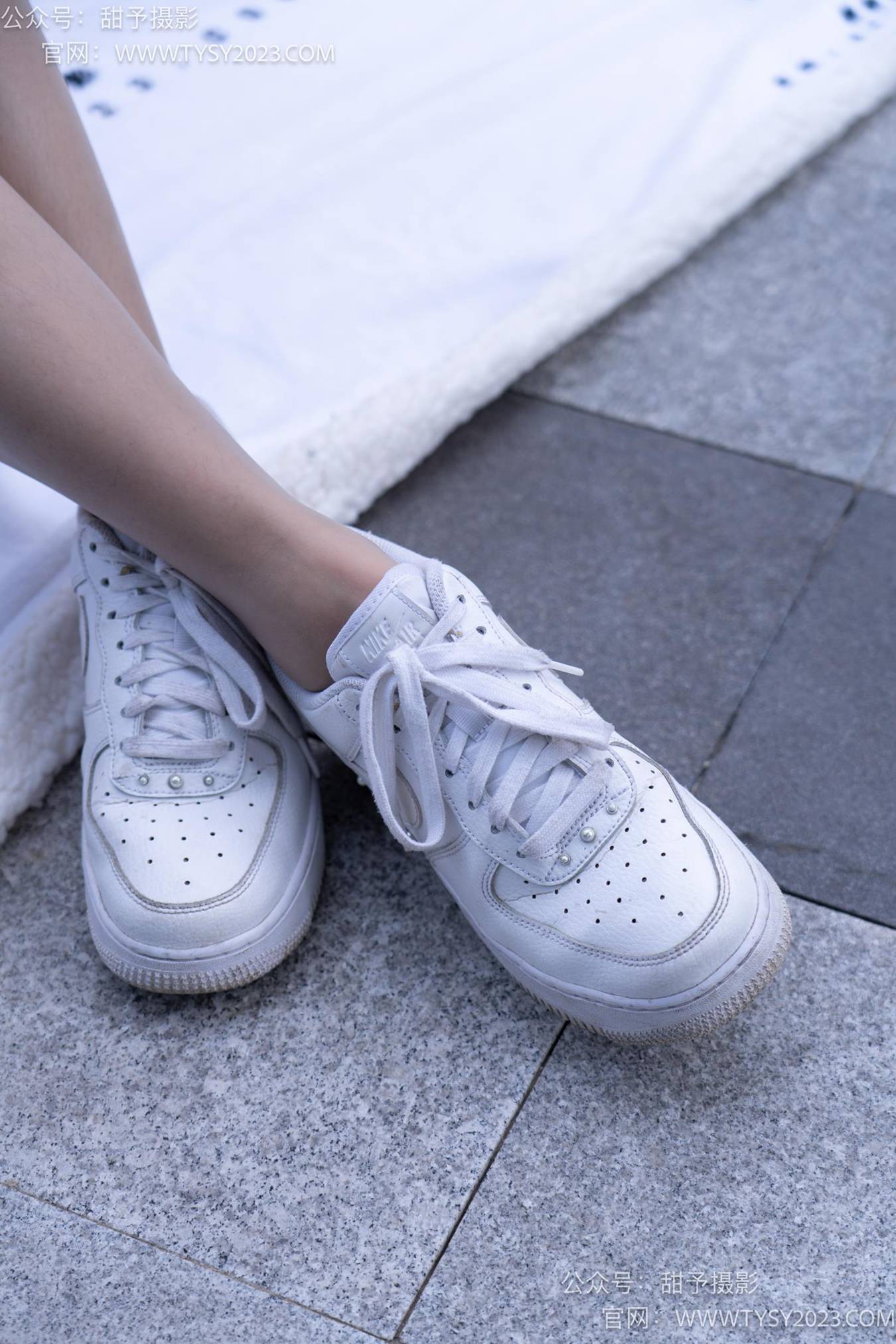 图片[97]-甜予摄影 NO.063 思思-板鞋、油亮灰丝（脚尖透明款）[136P] – 速更版-美库