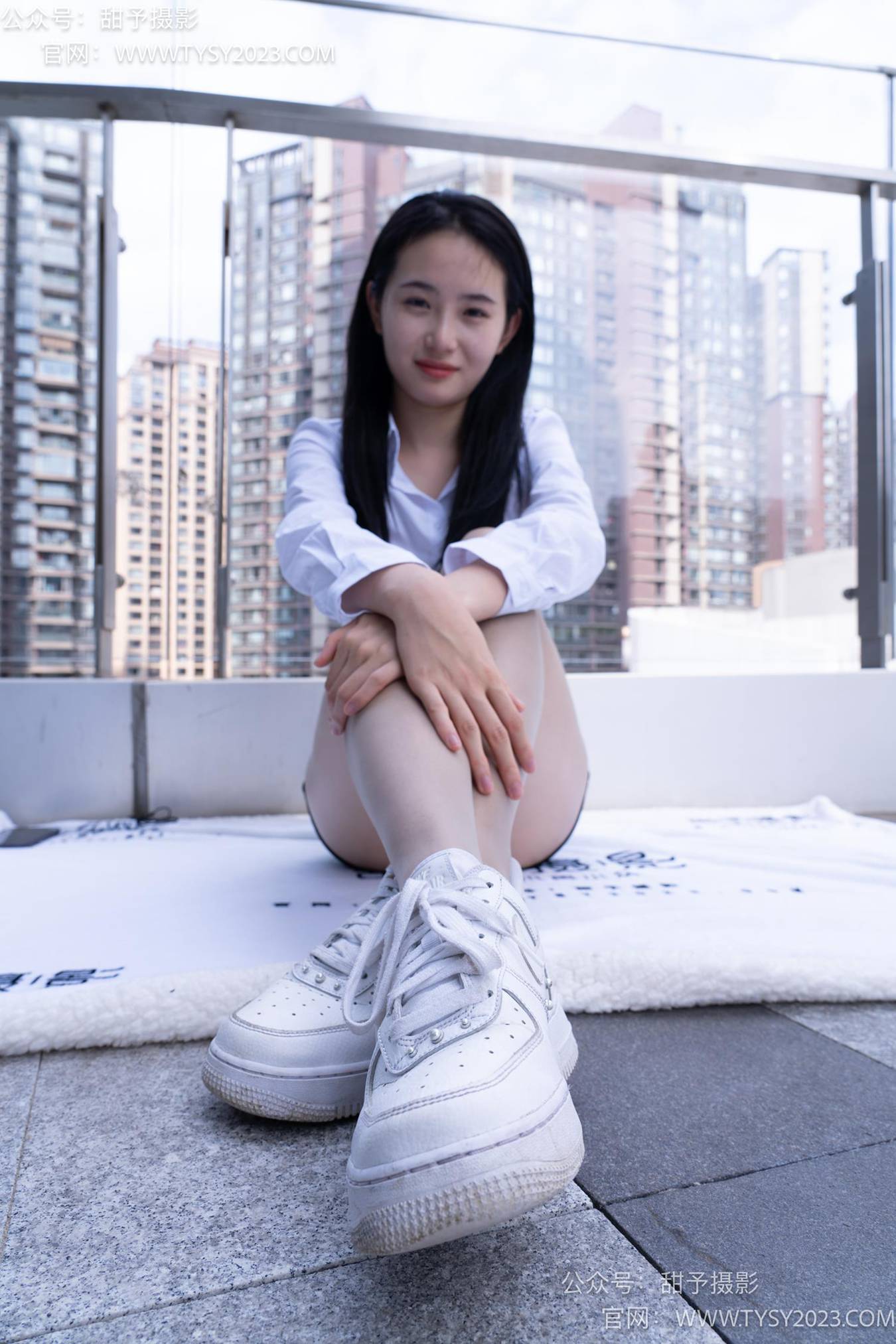 图片[99]-甜予摄影 NO.063 思思-板鞋、油亮灰丝（脚尖透明款）[136P] – 速更版-美库
