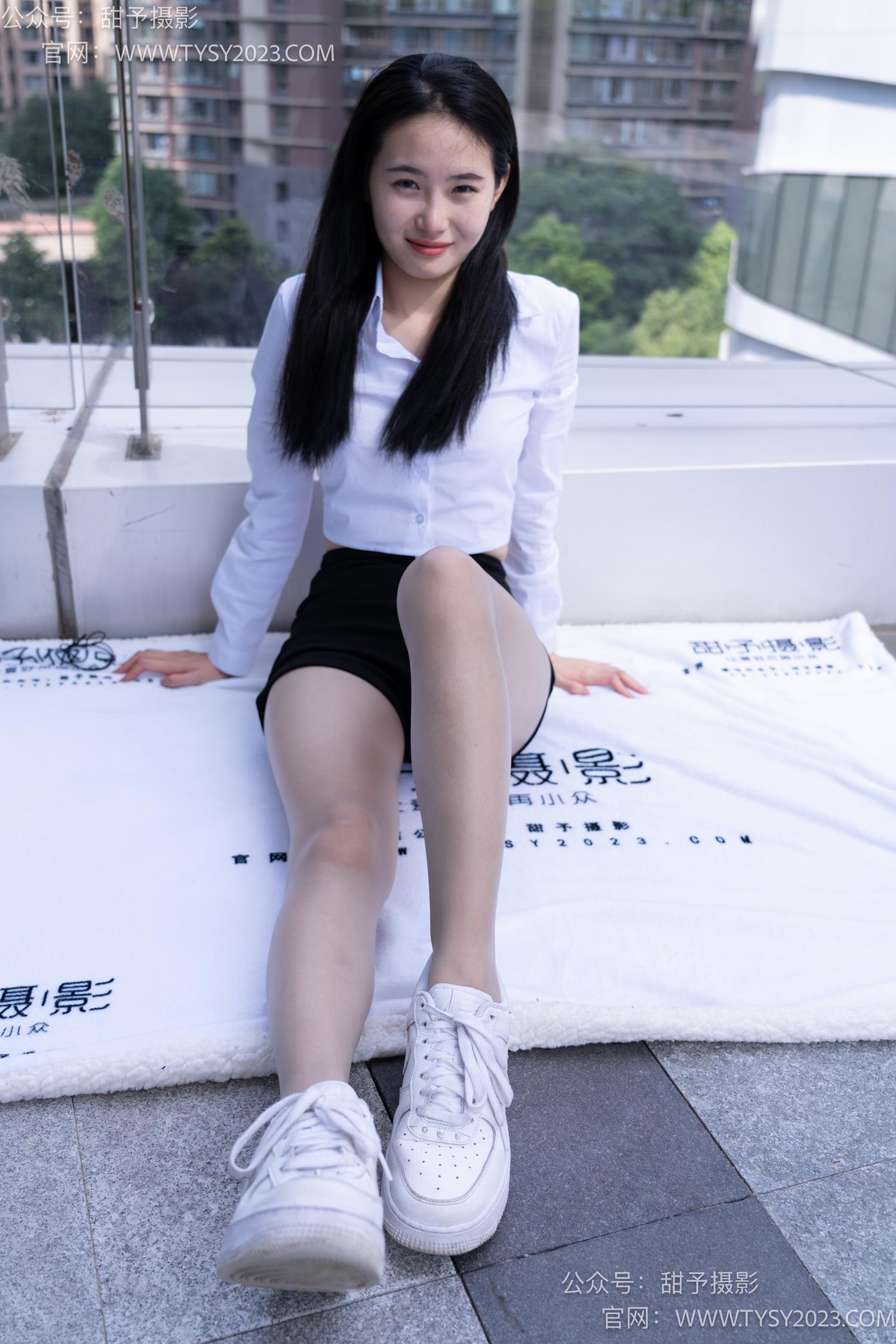 图片[102]-甜予摄影 NO.063 思思-板鞋、油亮灰丝（脚尖透明款）[136P] – 速更版-美库