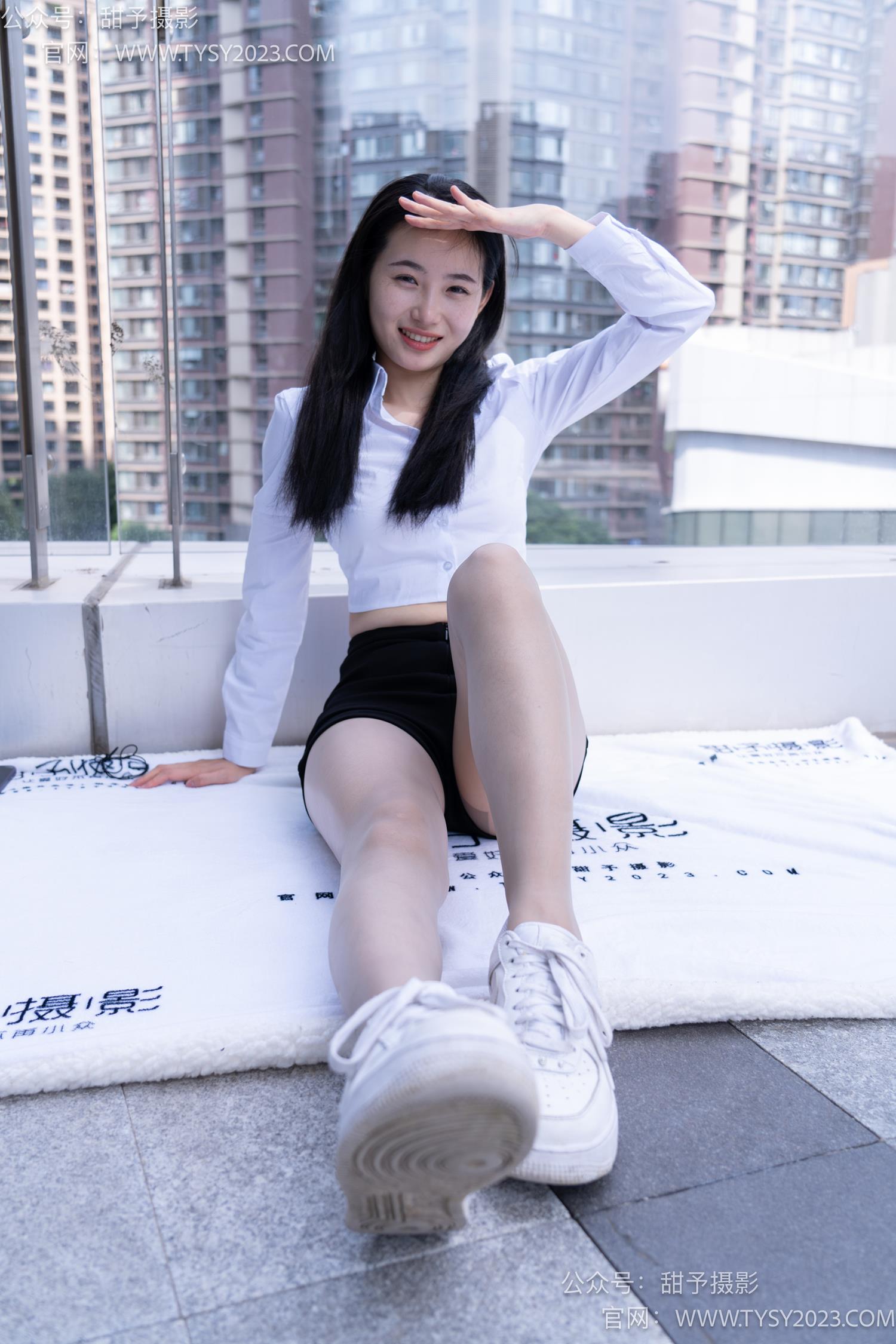 图片[103]-甜予摄影 NO.063 思思-板鞋、油亮灰丝（脚尖透明款）[136P] – 速更版-美库