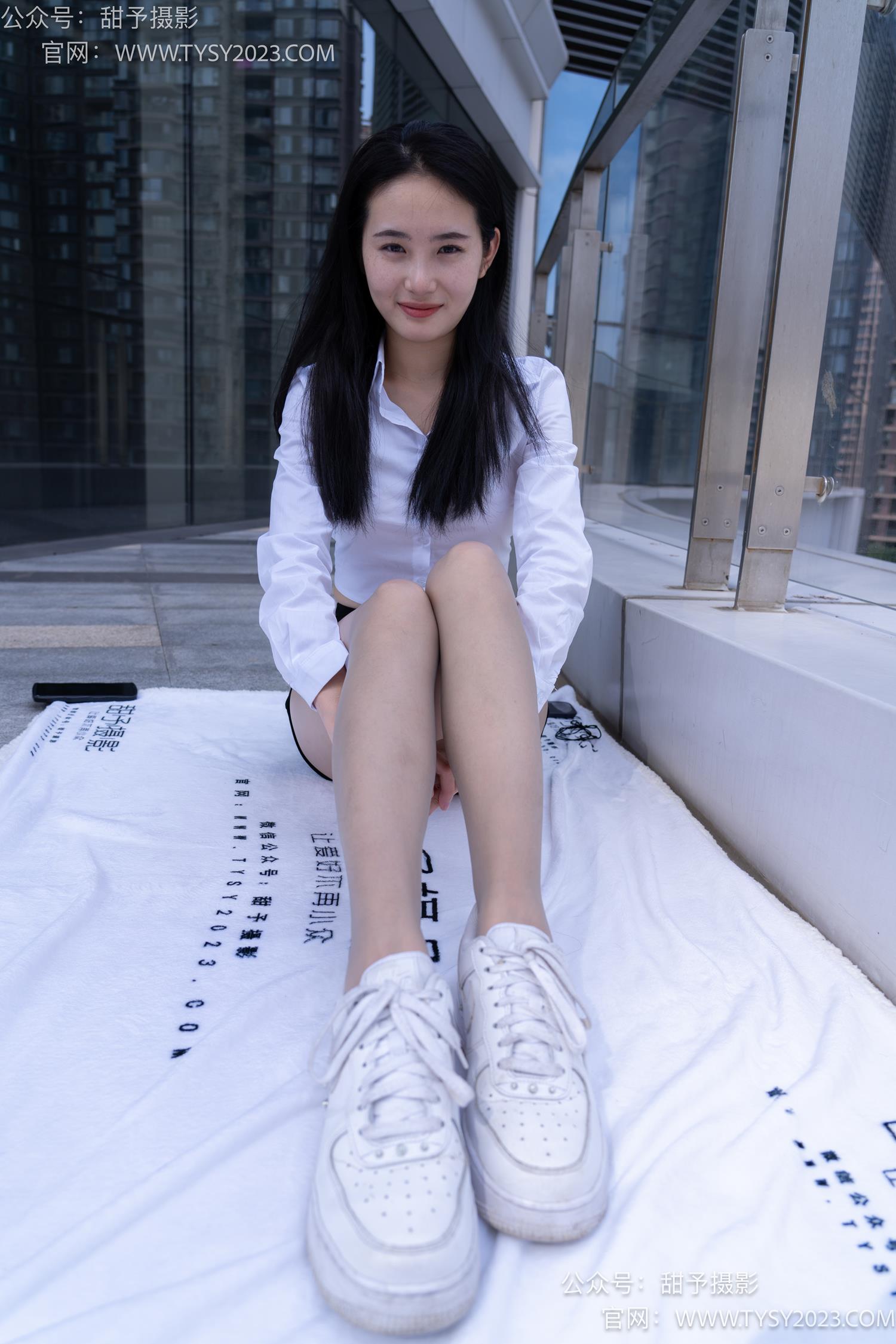 图片[106]-甜予摄影 NO.063 思思-板鞋、油亮灰丝（脚尖透明款）[136P] – 速更版-美库