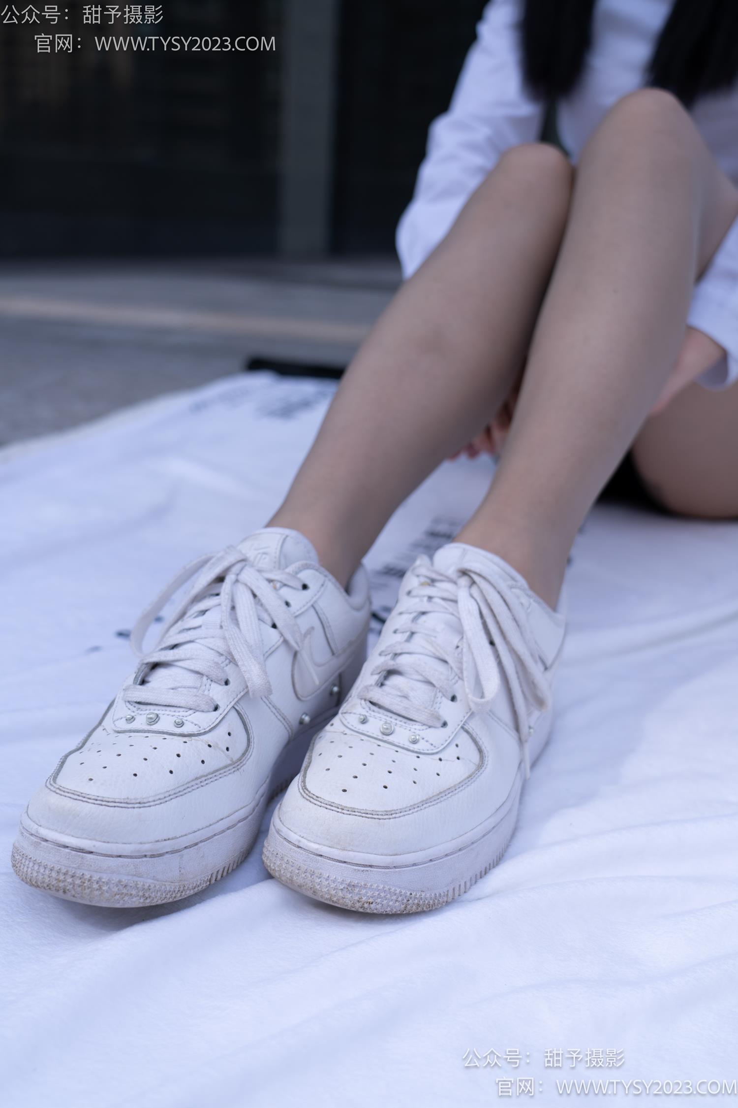 图片[108]-甜予摄影 NO.063 思思-板鞋、油亮灰丝（脚尖透明款）[136P] – 速更版-美库
