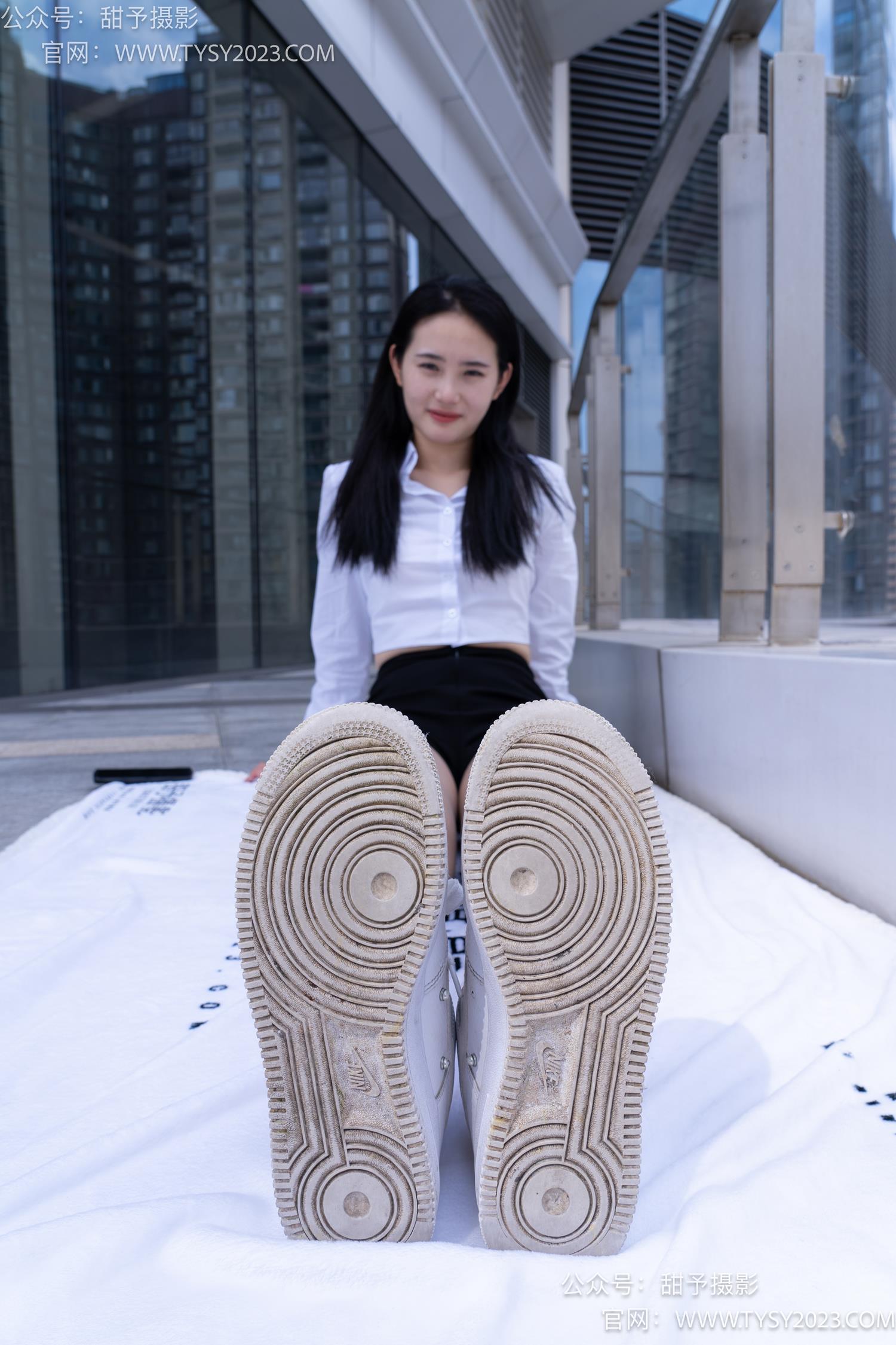 图片[109]-甜予摄影 NO.063 思思-板鞋、油亮灰丝（脚尖透明款）[136P] – 速更版-美库