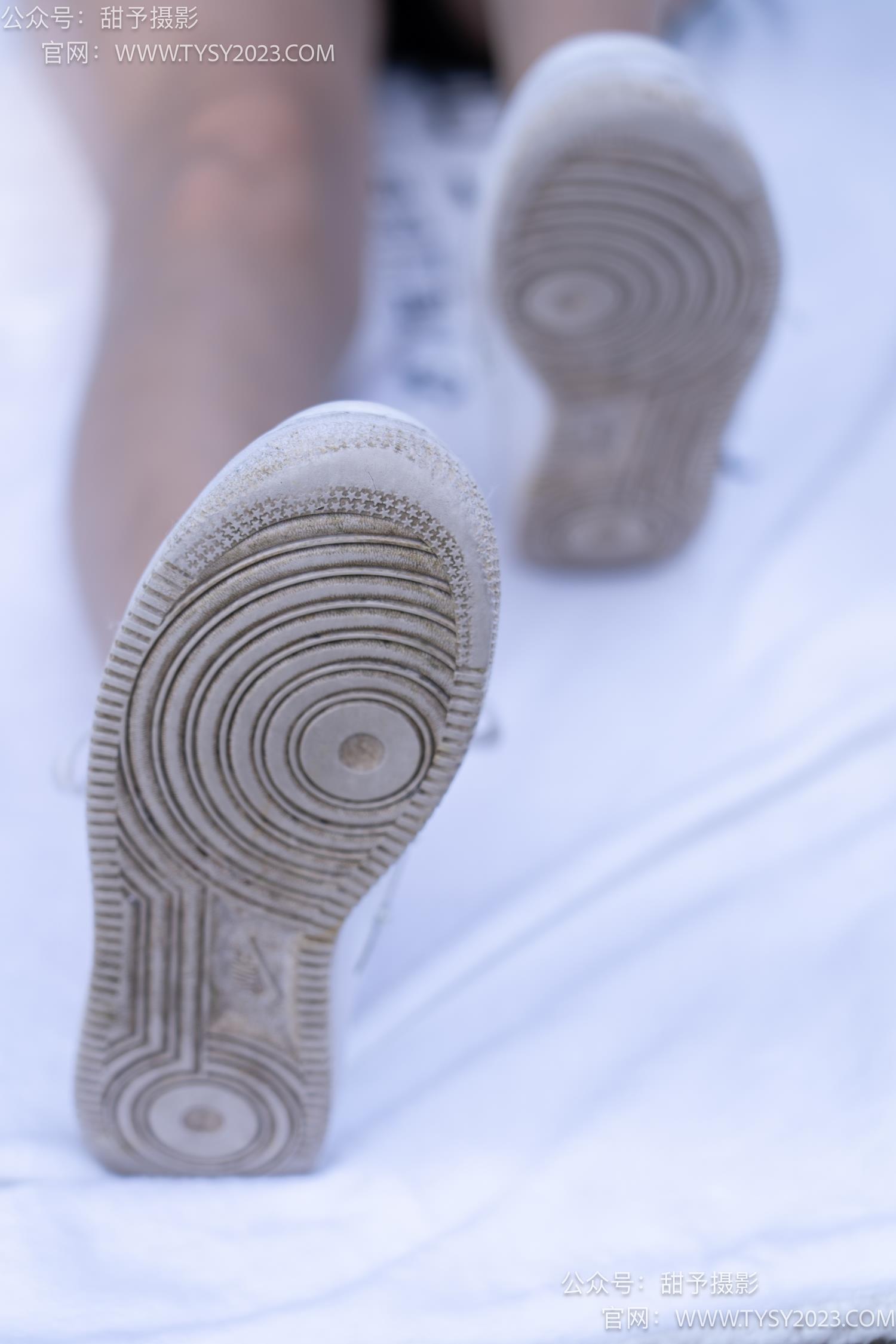 图片[113]-甜予摄影 NO.063 思思-板鞋、油亮灰丝（脚尖透明款）[136P] – 速更版-美库