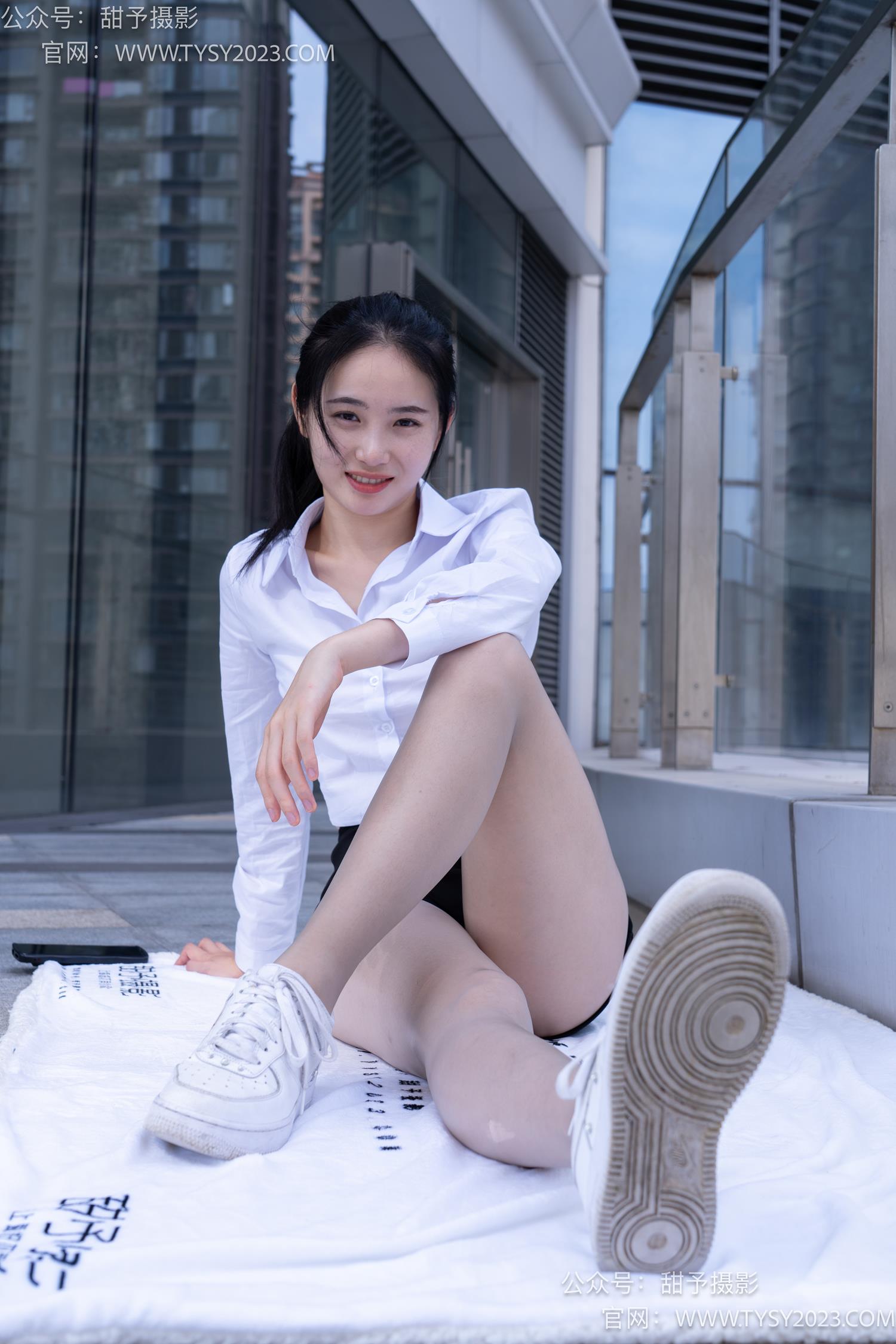 图片[118]-甜予摄影 NO.063 思思-板鞋、油亮灰丝（脚尖透明款）[136P] – 速更版-美库