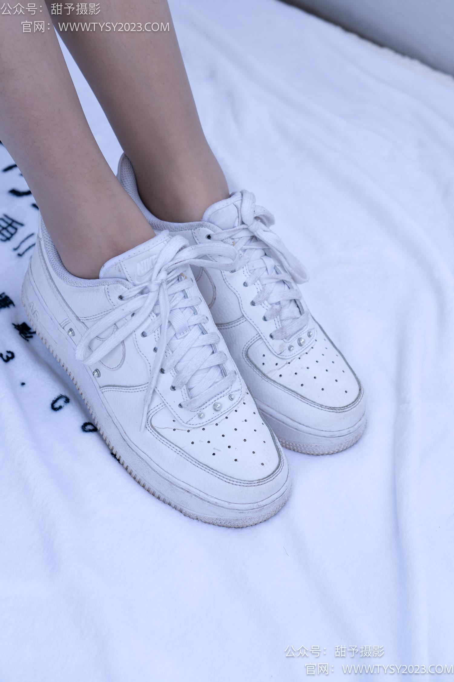 图片[121]-甜予摄影 NO.063 思思-板鞋、油亮灰丝（脚尖透明款）[136P] – 速更版-美库