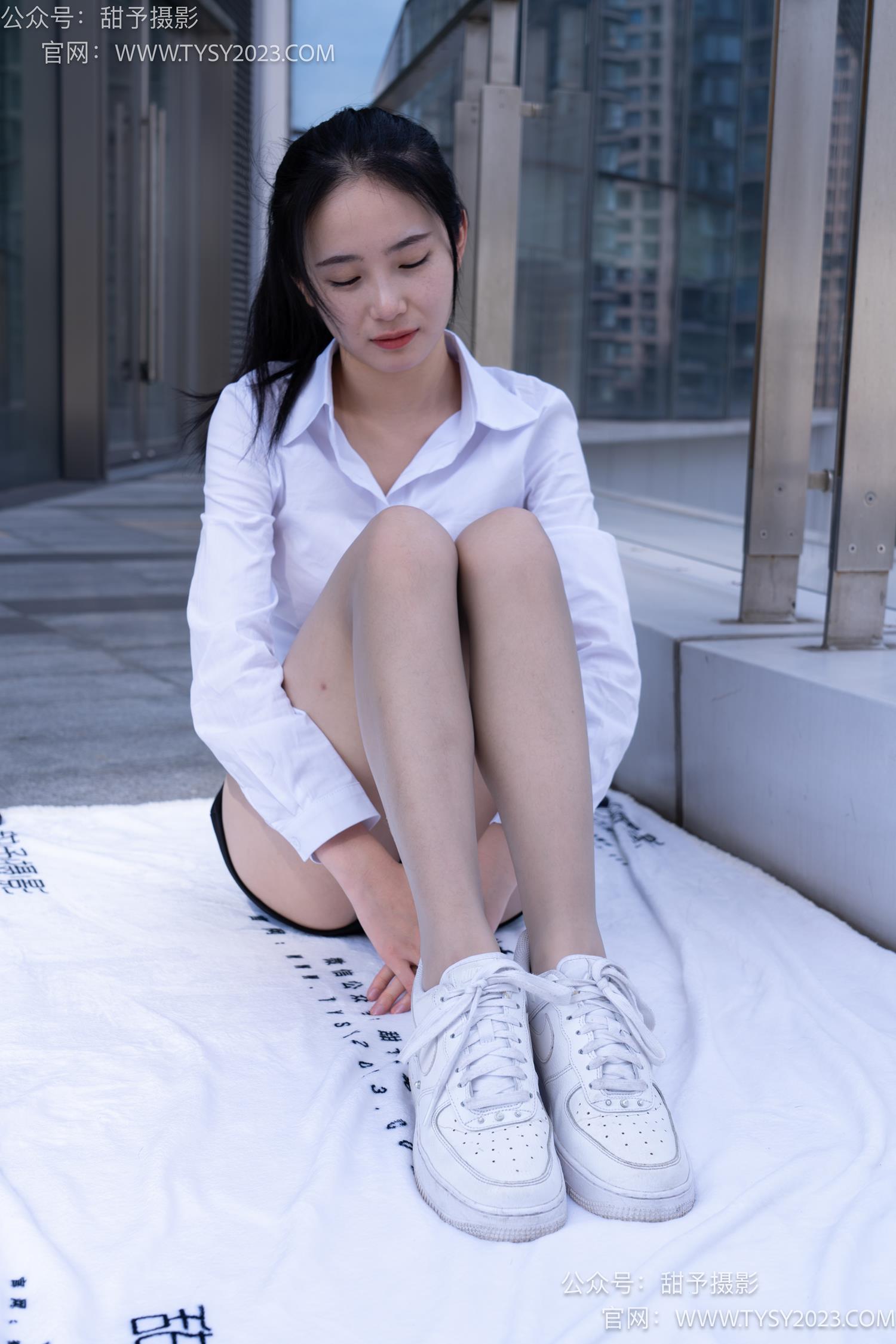 图片[122]-甜予摄影 NO.063 思思-板鞋、油亮灰丝（脚尖透明款）[136P] – 速更版-美库