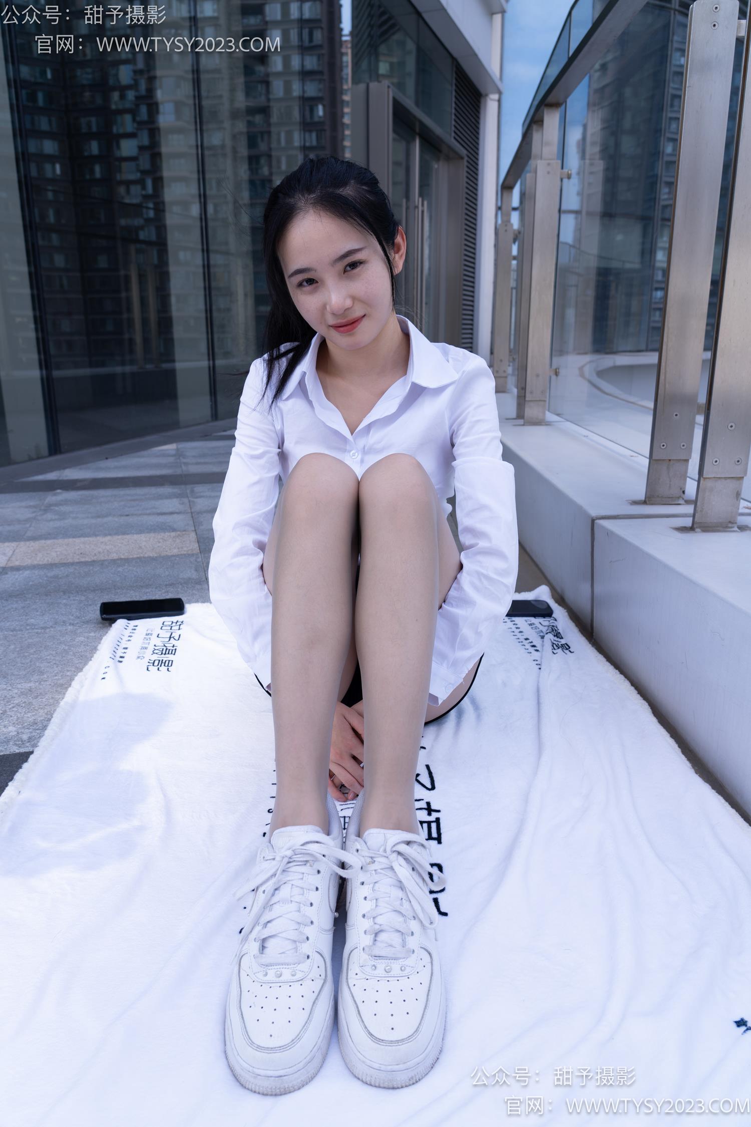 图片[125]-甜予摄影 NO.063 思思-板鞋、油亮灰丝（脚尖透明款）[136P] – 速更版-美库