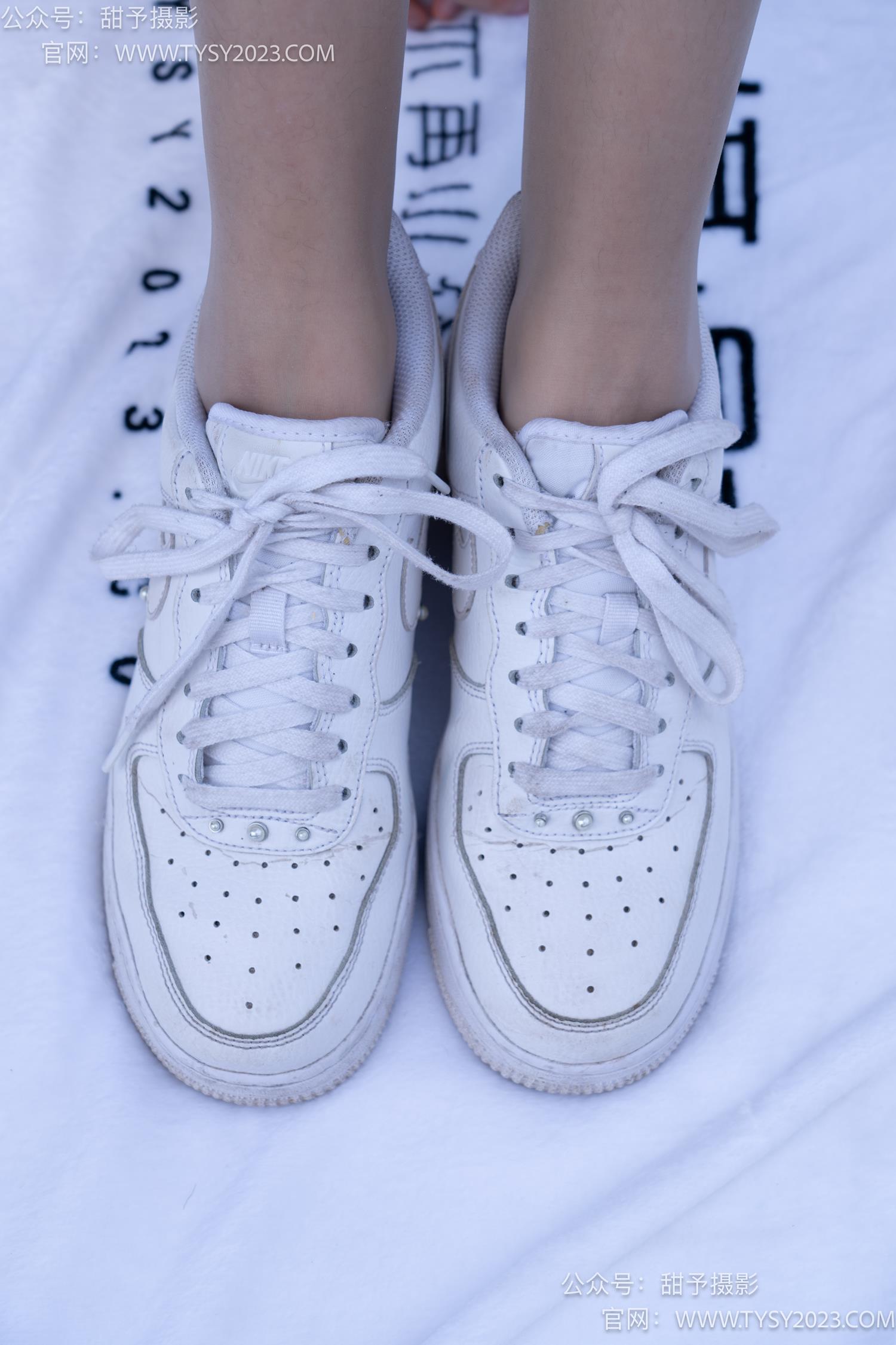 图片[126]-甜予摄影 NO.063 思思-板鞋、油亮灰丝（脚尖透明款）[136P] – 速更版-美库