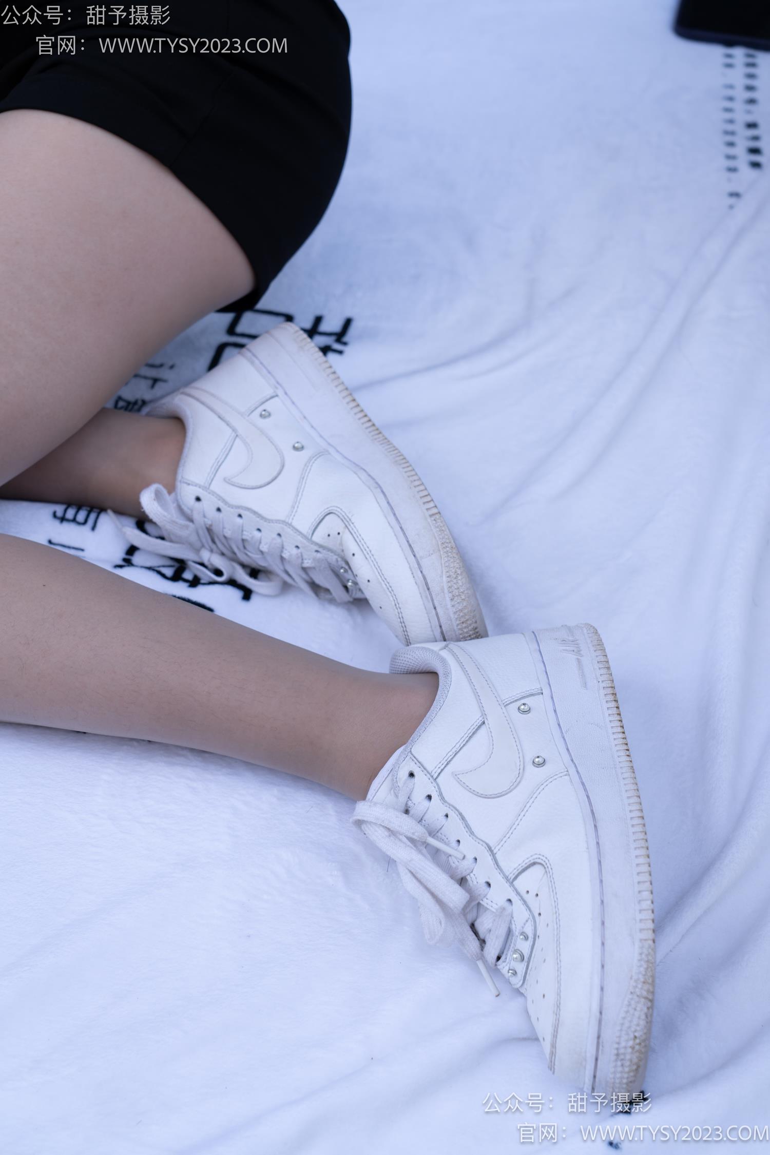 图片[128]-甜予摄影 NO.063 思思-板鞋、油亮灰丝（脚尖透明款）[136P] – 速更版-美库